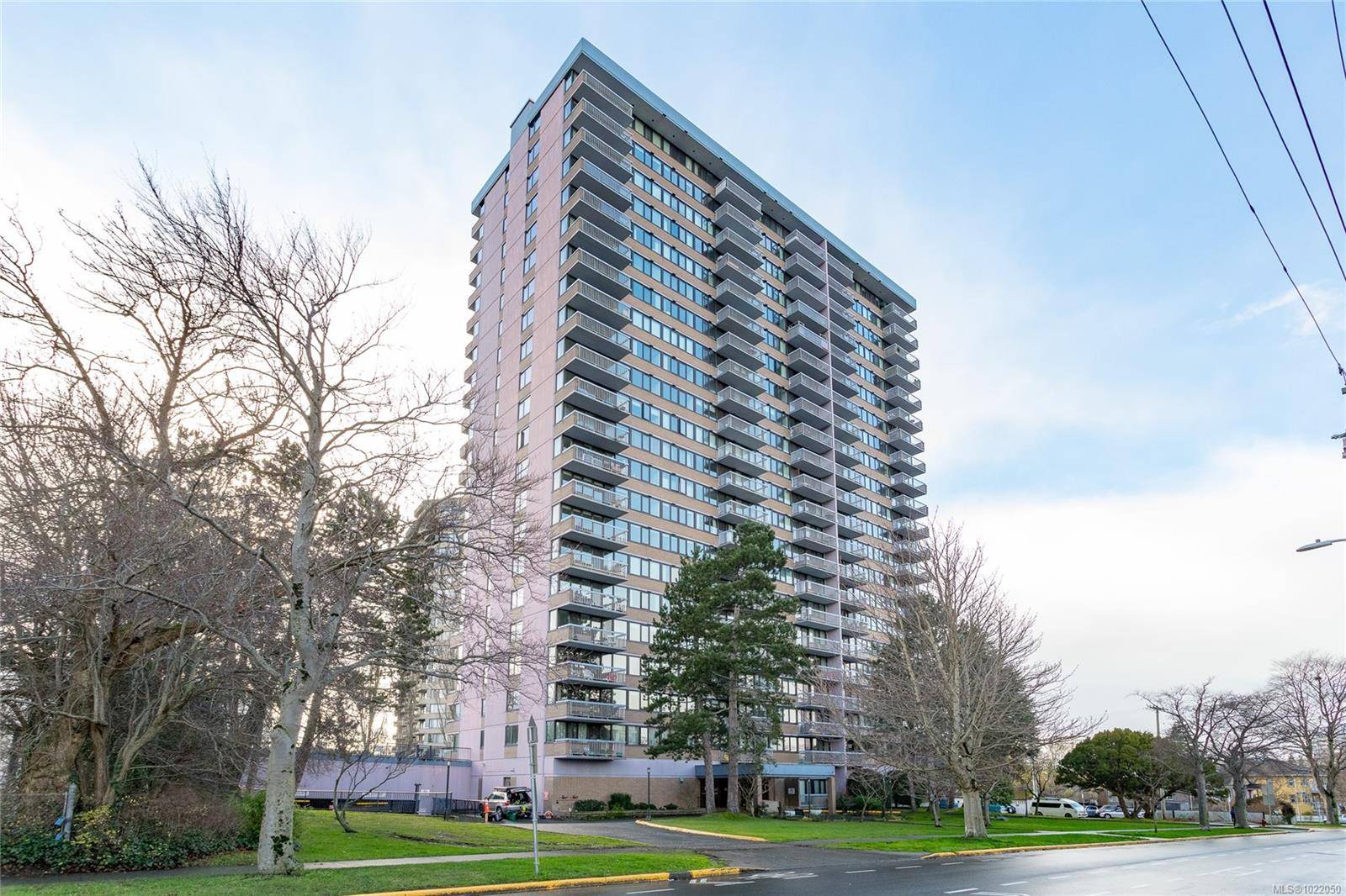 Victoria, BC V8V 1S9,647 Michigan St #1608