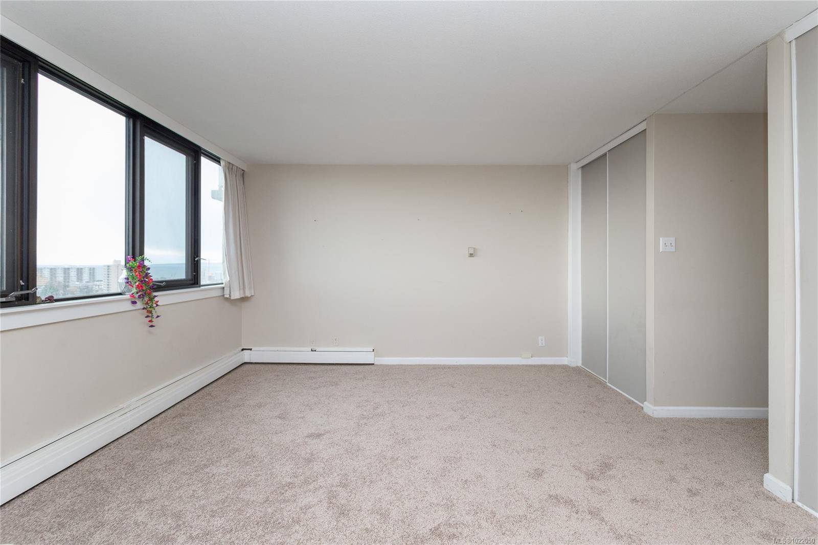 Victoria, BC V8V 1S9,647 Michigan St #1608