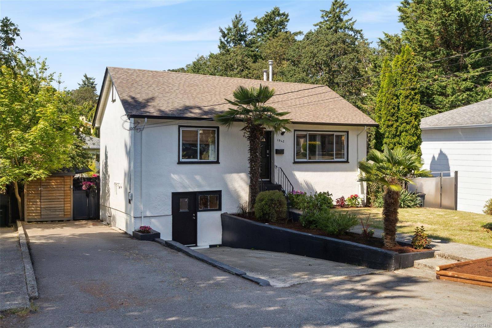 Saanich, BC V8X 3A8,1042 Lodge Ave