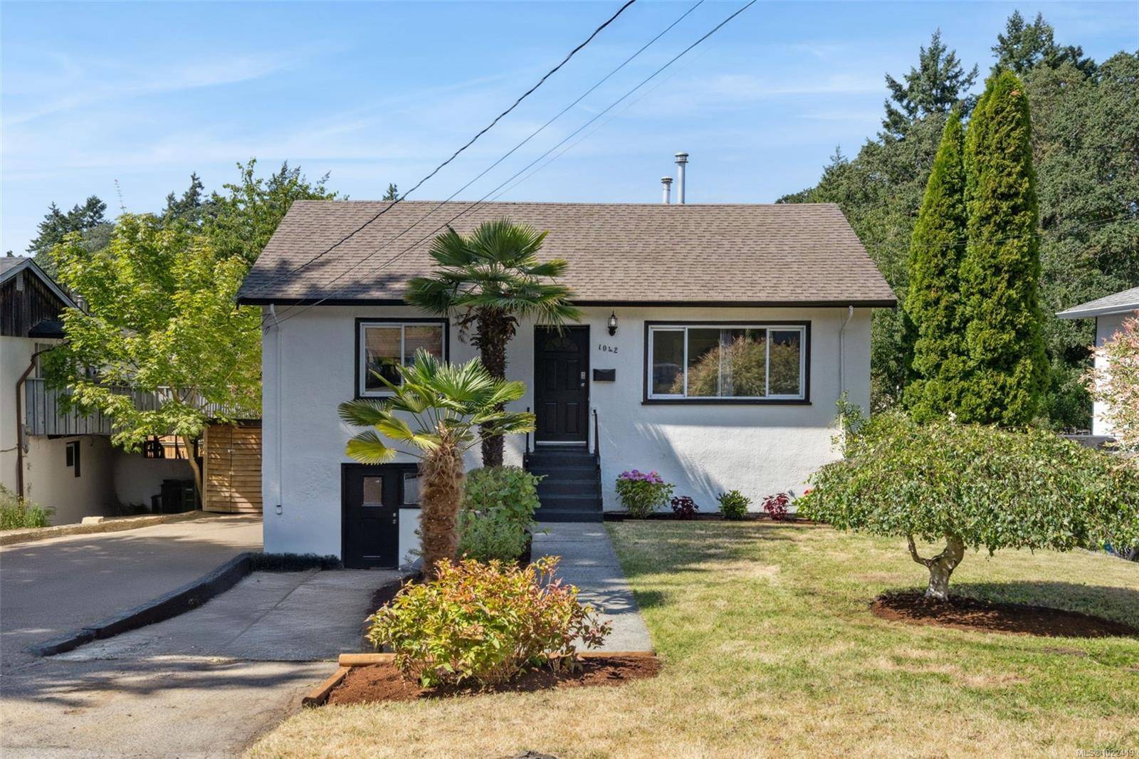 Saanich, BC V8X 3A8,1042 Lodge Ave