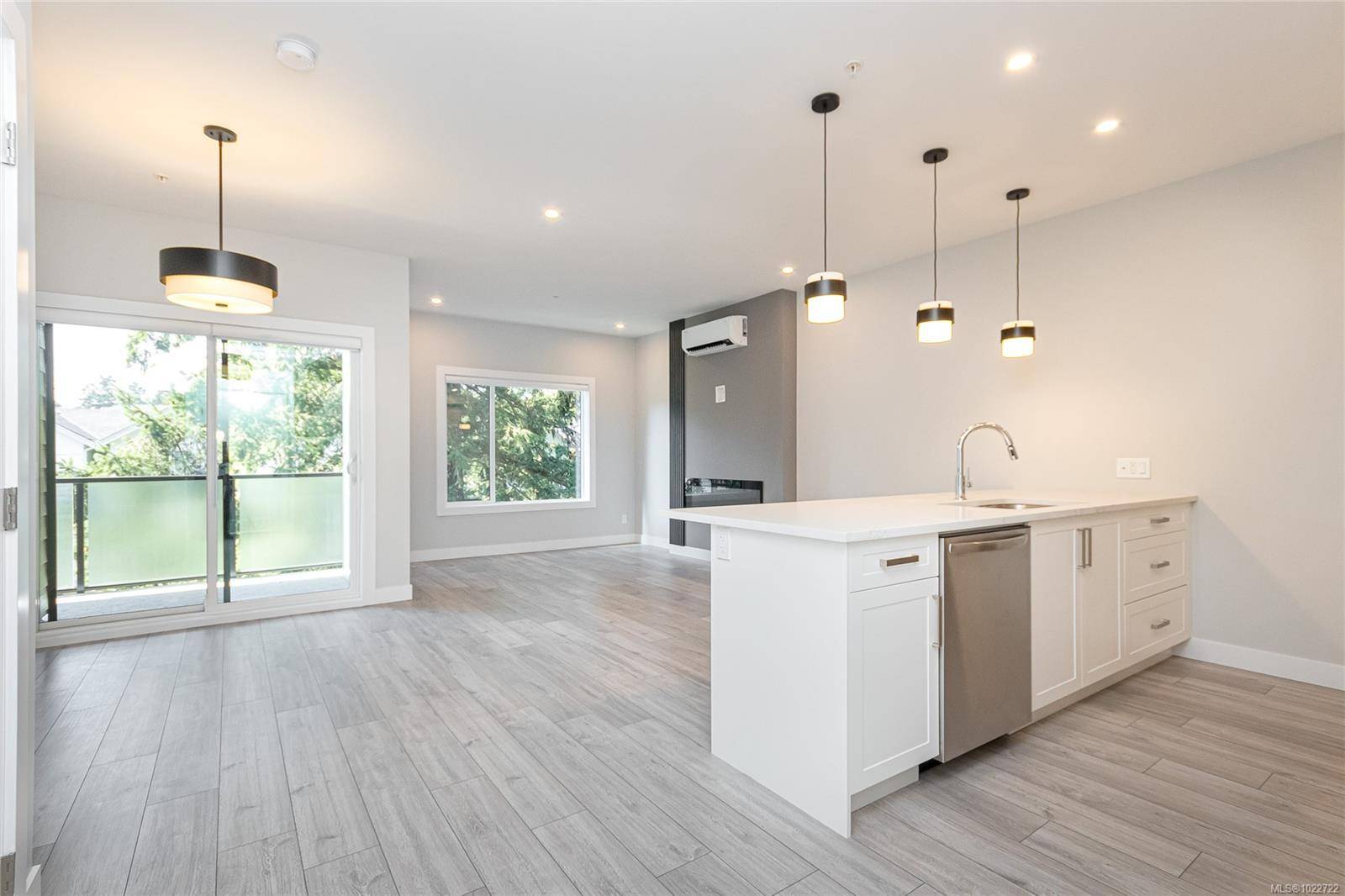 Langford, BC V9B 2N7,924 Jenkins Ave #305