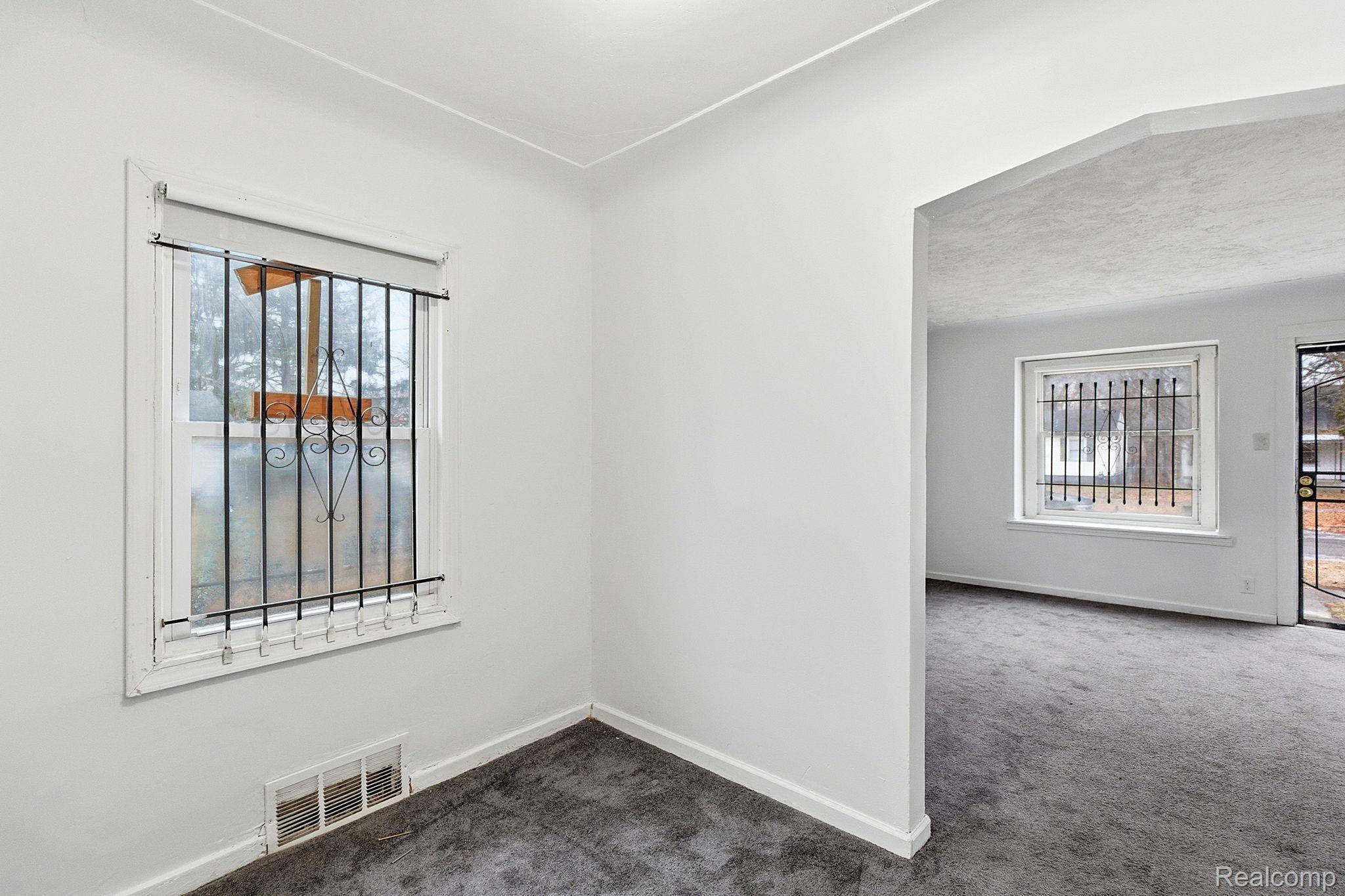 Detroit, MI 48235,19816 Harlow ST