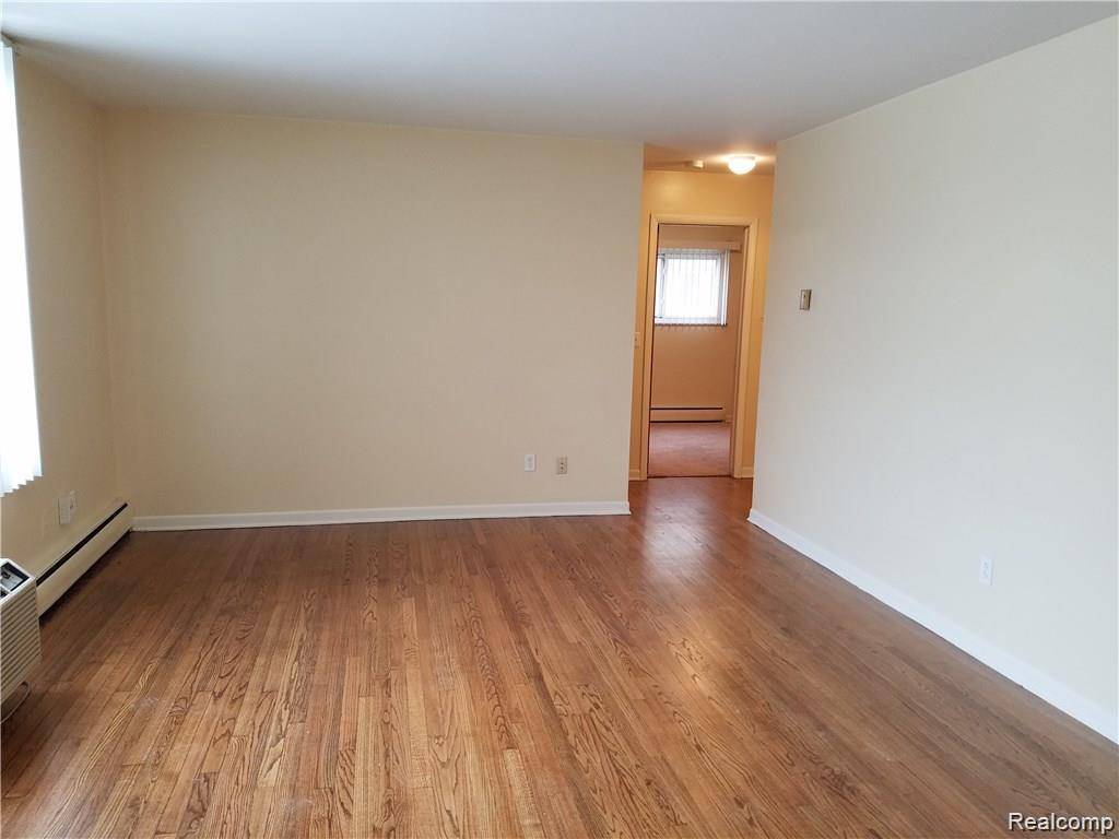 Ferndale, MI 48220,1471 W 9 MILE RD #Apt 3