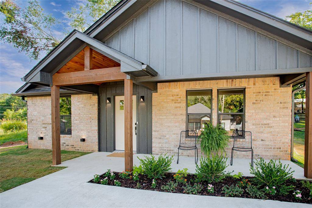 Troup, TX 75789,405 Short Street