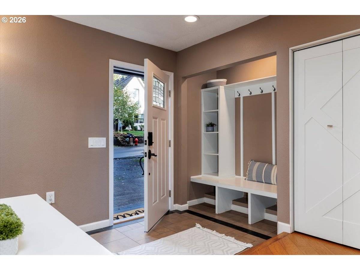 Lake Oswego, OR 97034,1280 Oak TER