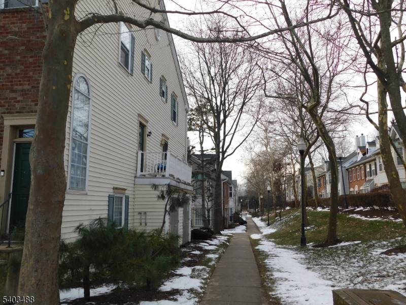 Newark City, NJ 07103,92 13Th Ave