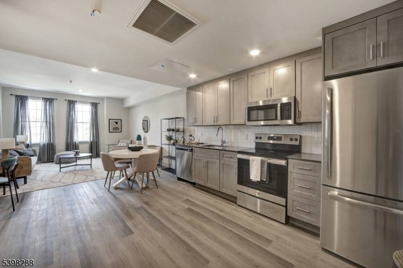 Belleville Twp., NJ 07109,548 Franklin Ave