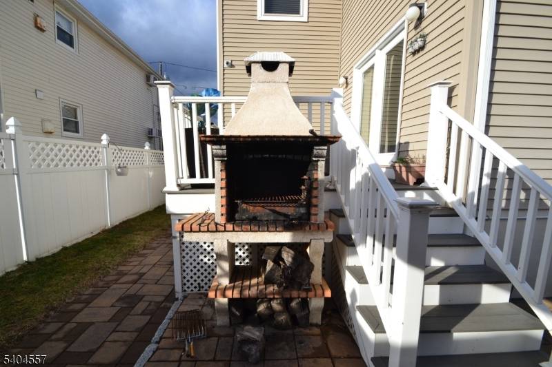 Garfield City, NJ 07026,204 Market St