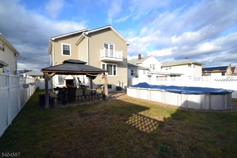 Garfield City, NJ 07026,204 Market St