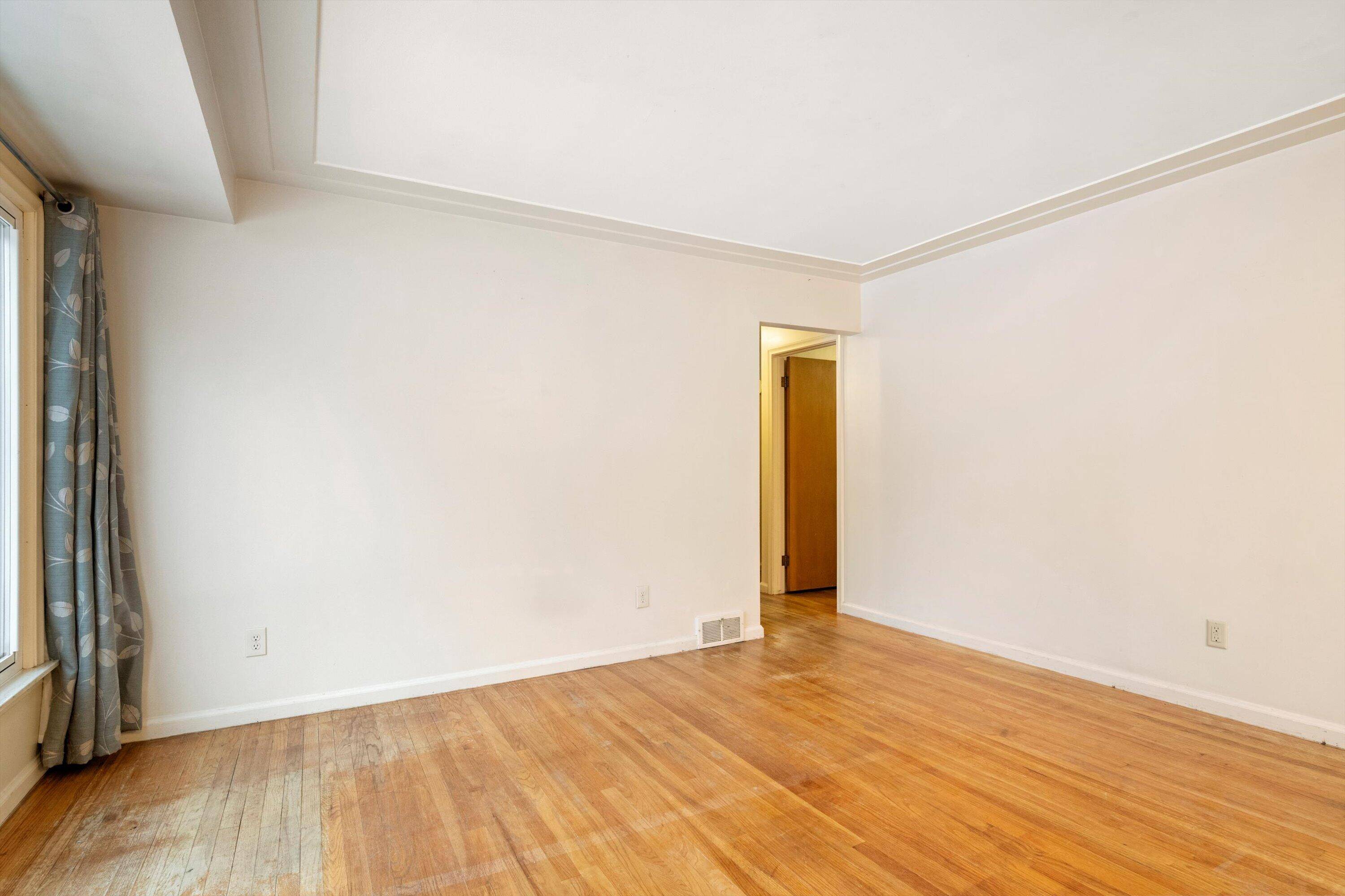 Redford, MI 48240,17133 Delaware AVE