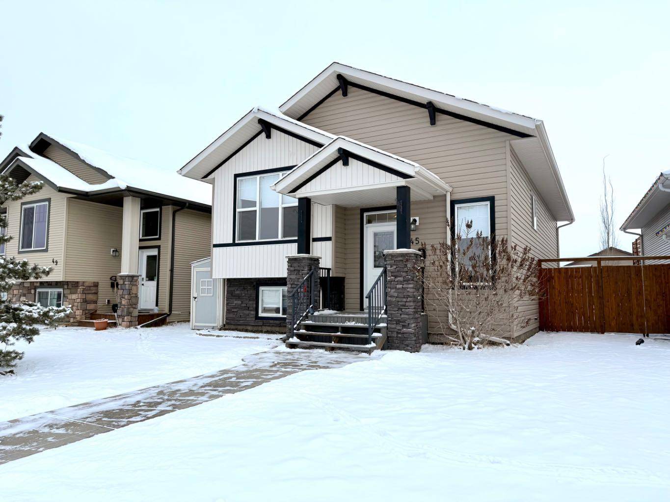 Blackfalds, AB T4M 0A5,45 Coachman WAY