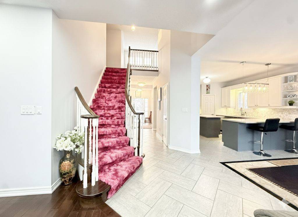 Oshawa, ON L1G 8B7,1-271 Ryerson CRES