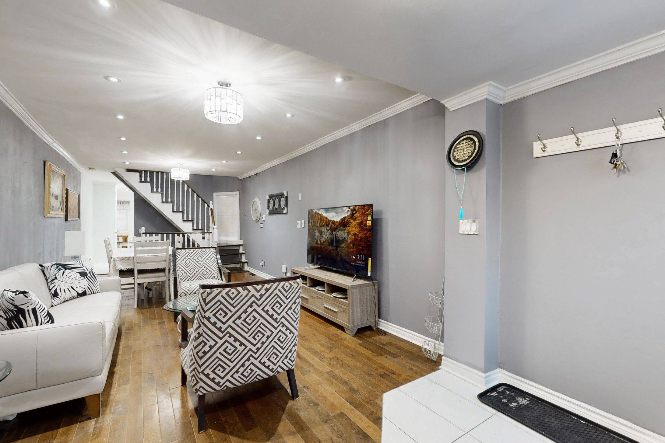 Toronto E03, ON M4C 5J6,4 King Edward AVE