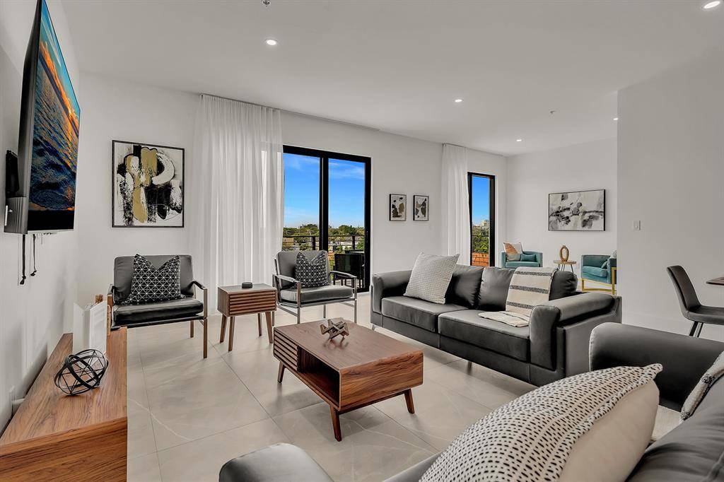 Fort Lauderdale, FL 33316,2100 Miami Rd #403