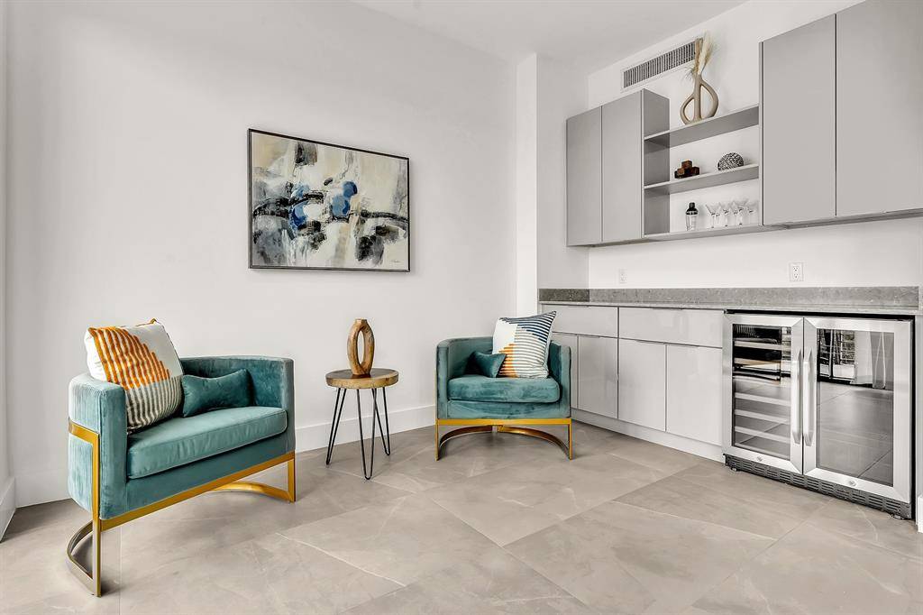 Fort Lauderdale, FL 33316,2100 Miami Rd #403