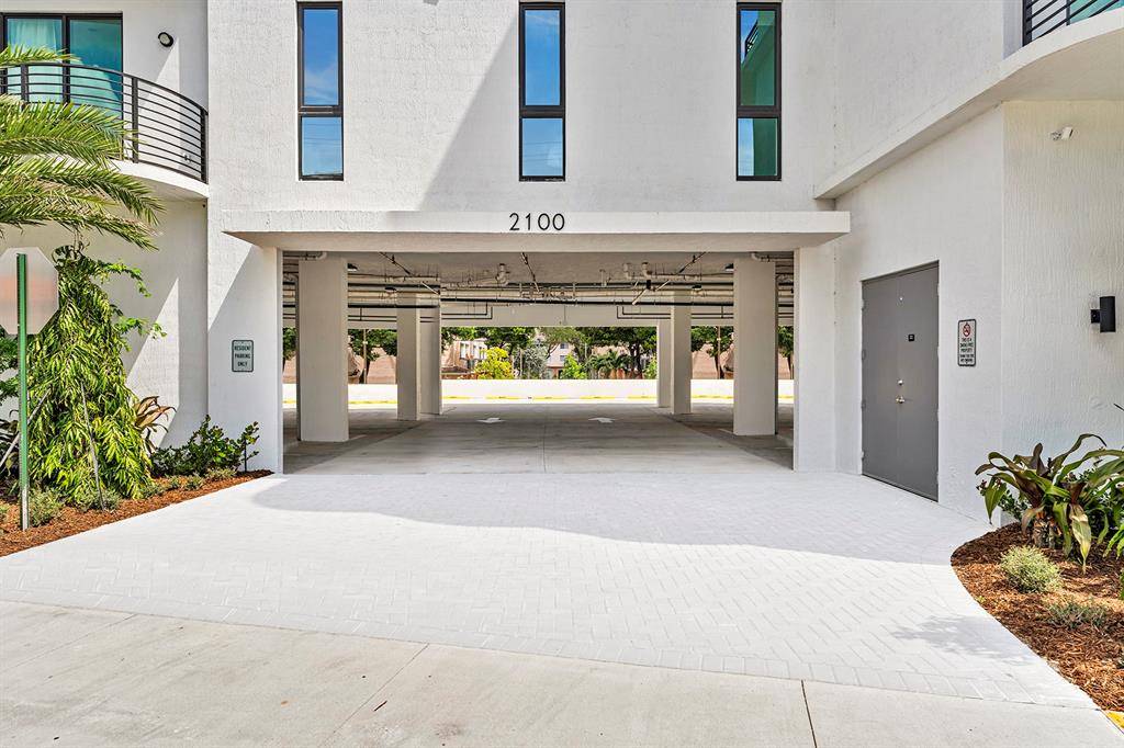 Fort Lauderdale, FL 33316,2100 Miami Rd #403