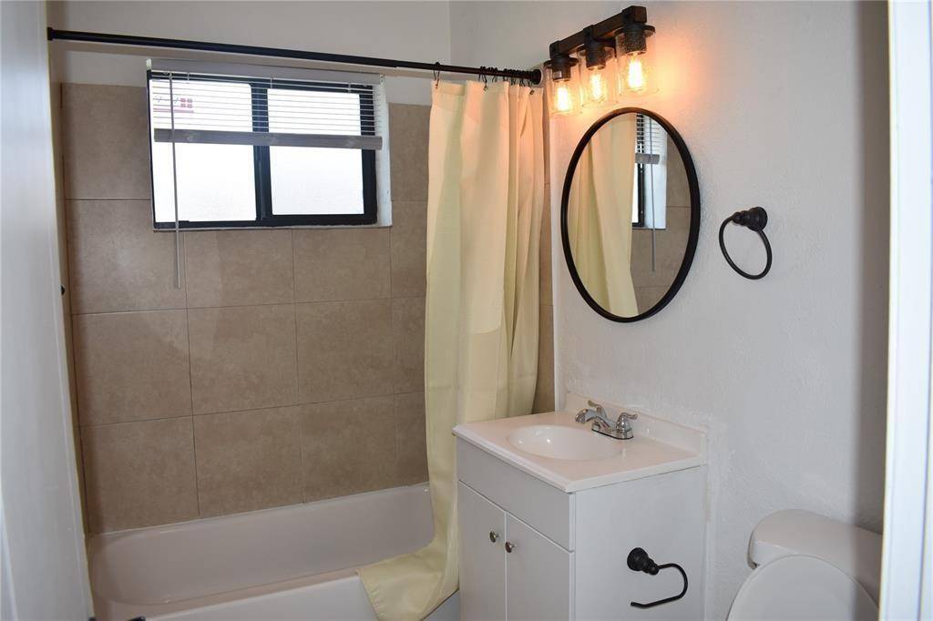 Hallandale Beach, FL 33009,721 NW 1st Ct