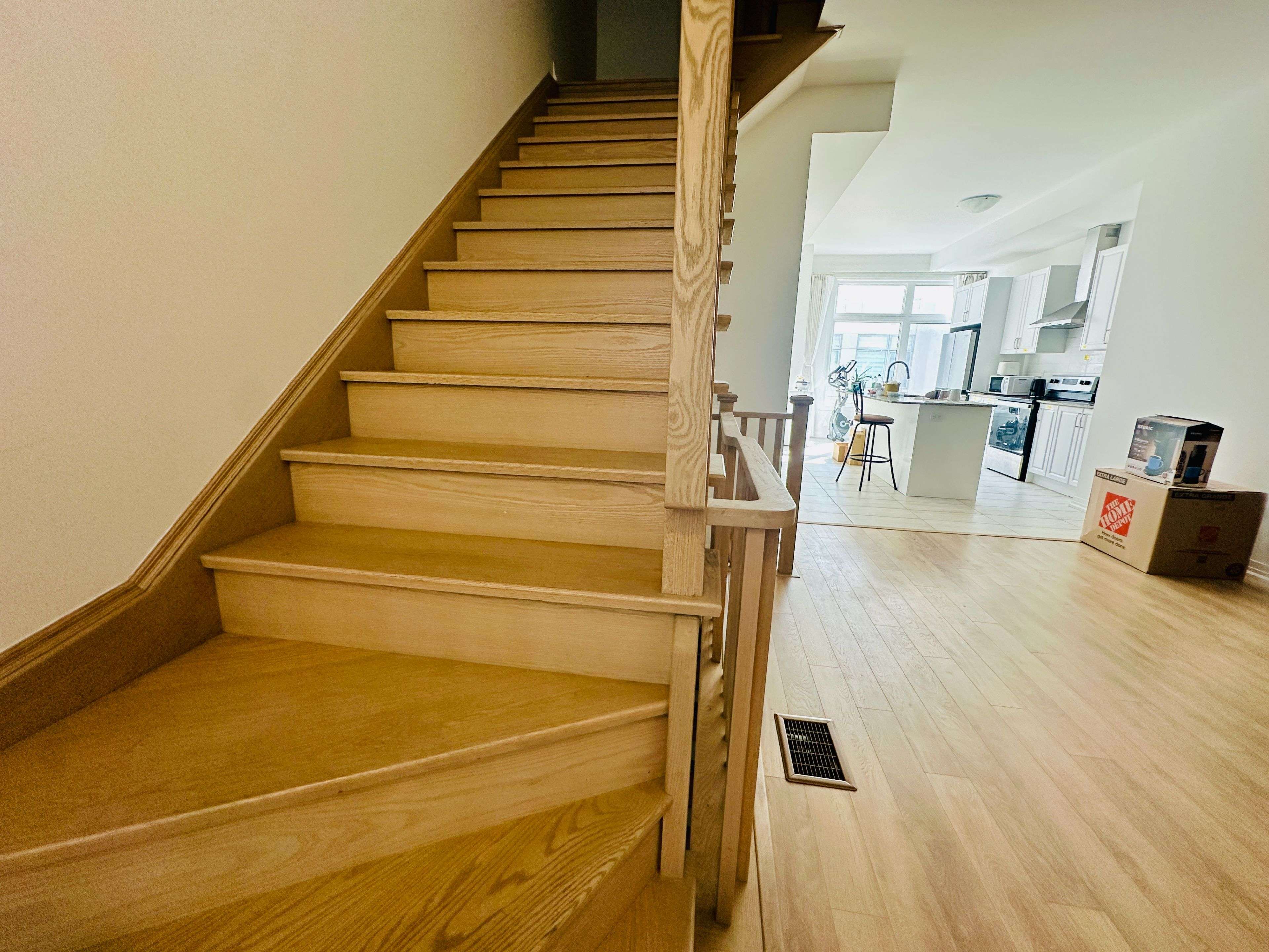 Markham, ON L6C 2V6,27 Albert Firman LN