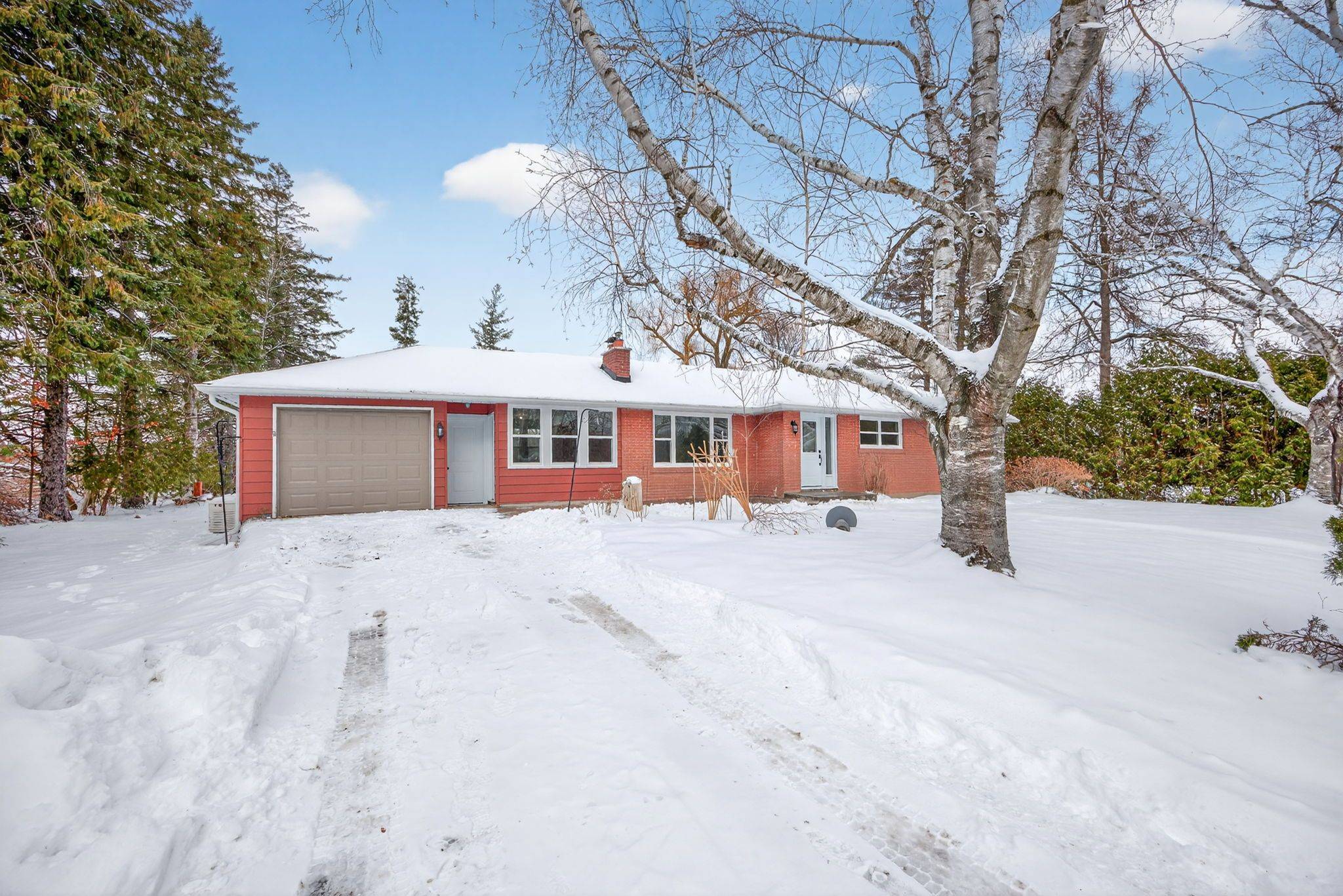 Oro-medonte, ON L0L 2L0,2420 Ridge RD W