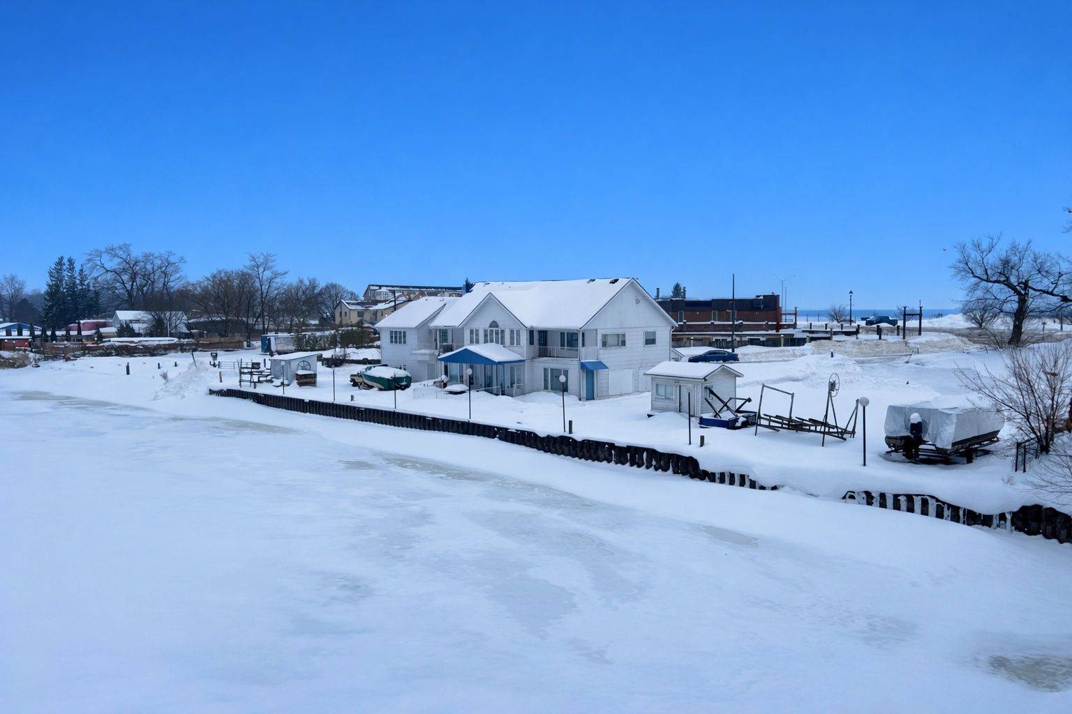 Wasaga Beach, ON L9Z 2L4,15 Willow ST #2nd Floor Apartment