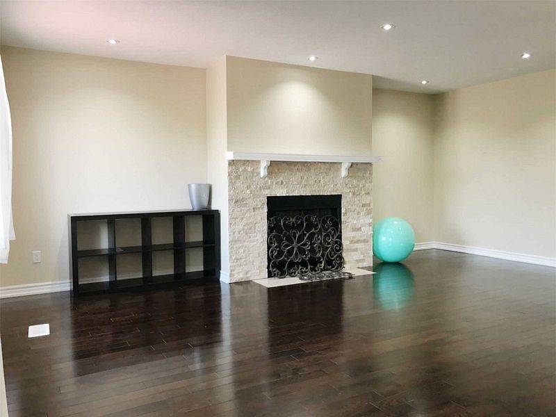 Mississauga, ON L5R 2B8,659 Thamesford TER