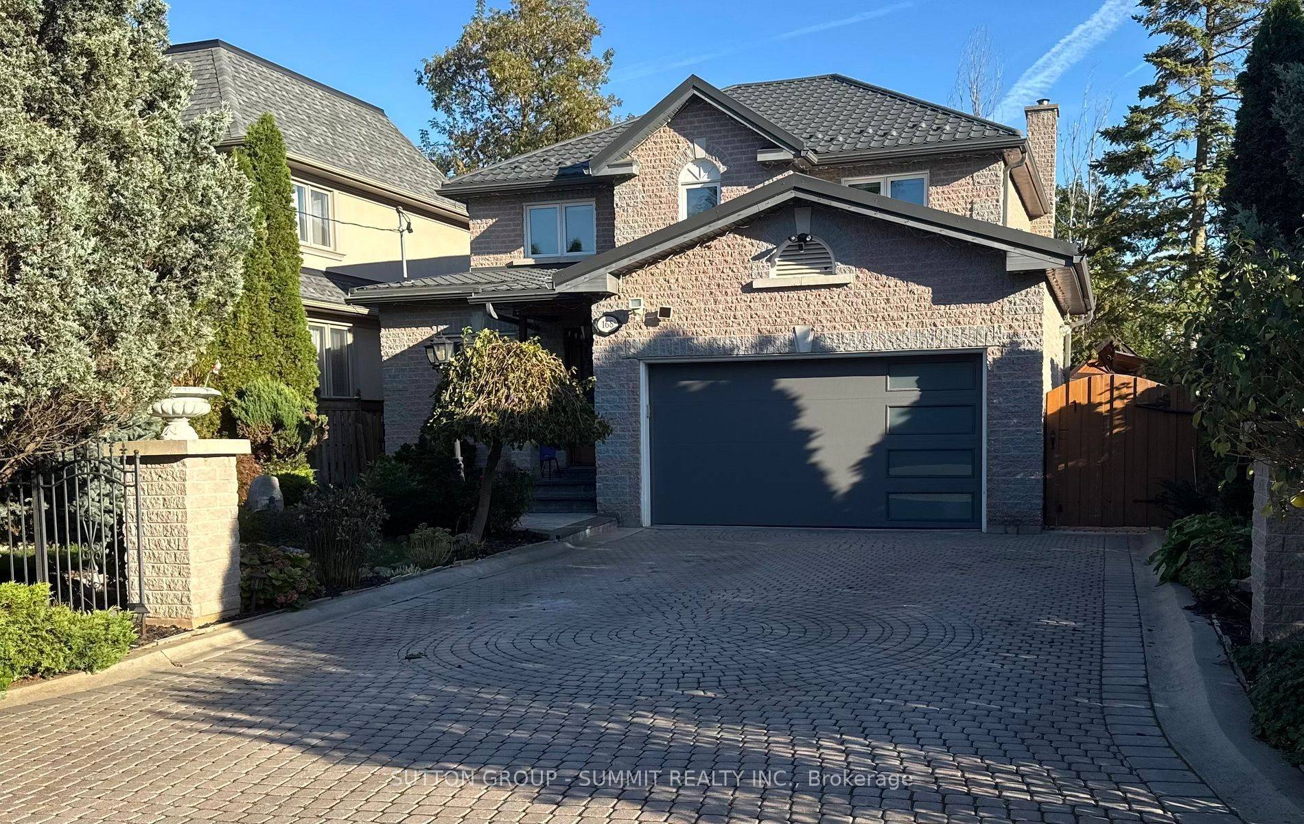 Mississauga, ON L5G 1S7,168 TROY ST