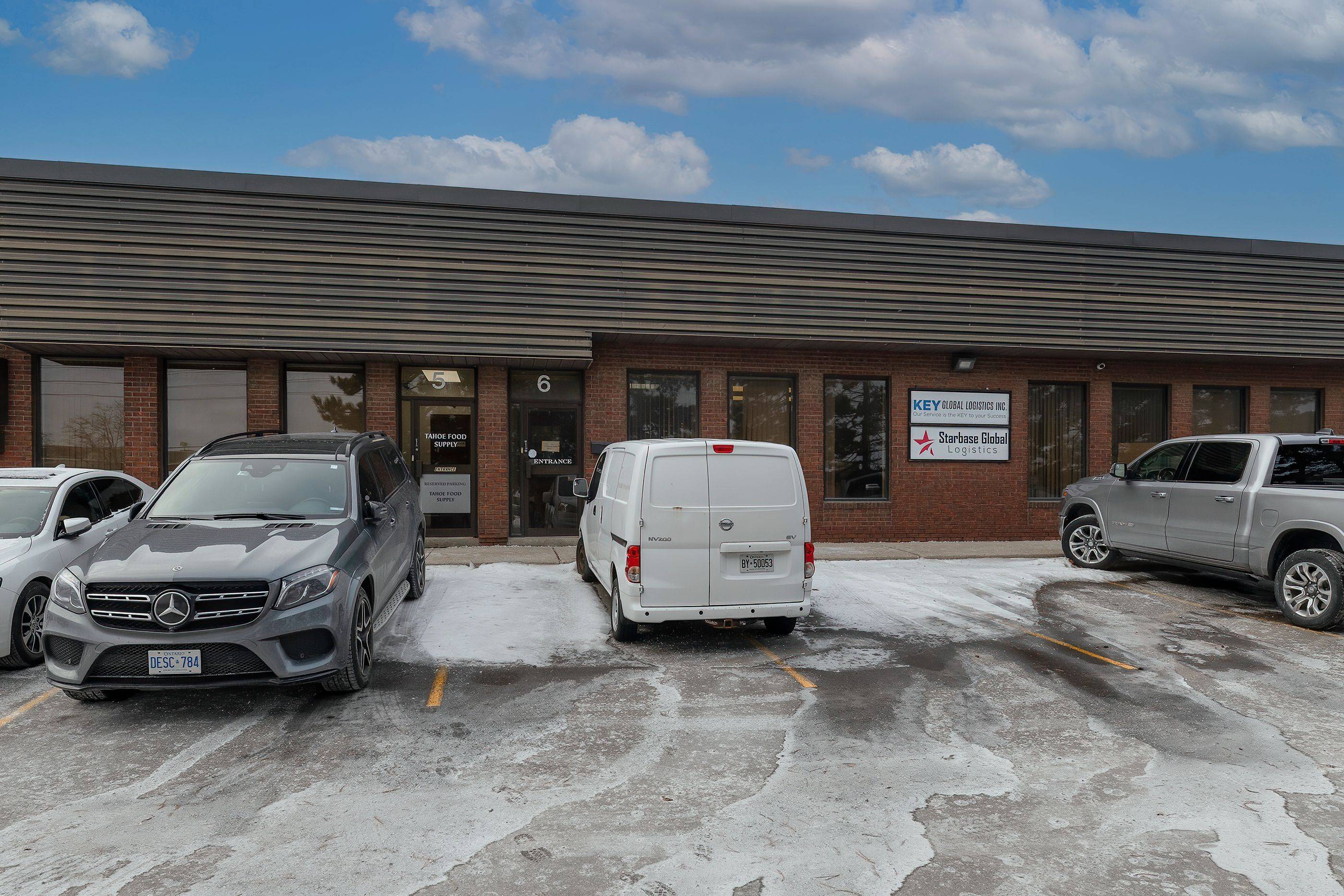 Mississauga, ON L4W 2W6,977 Pantera DR #6