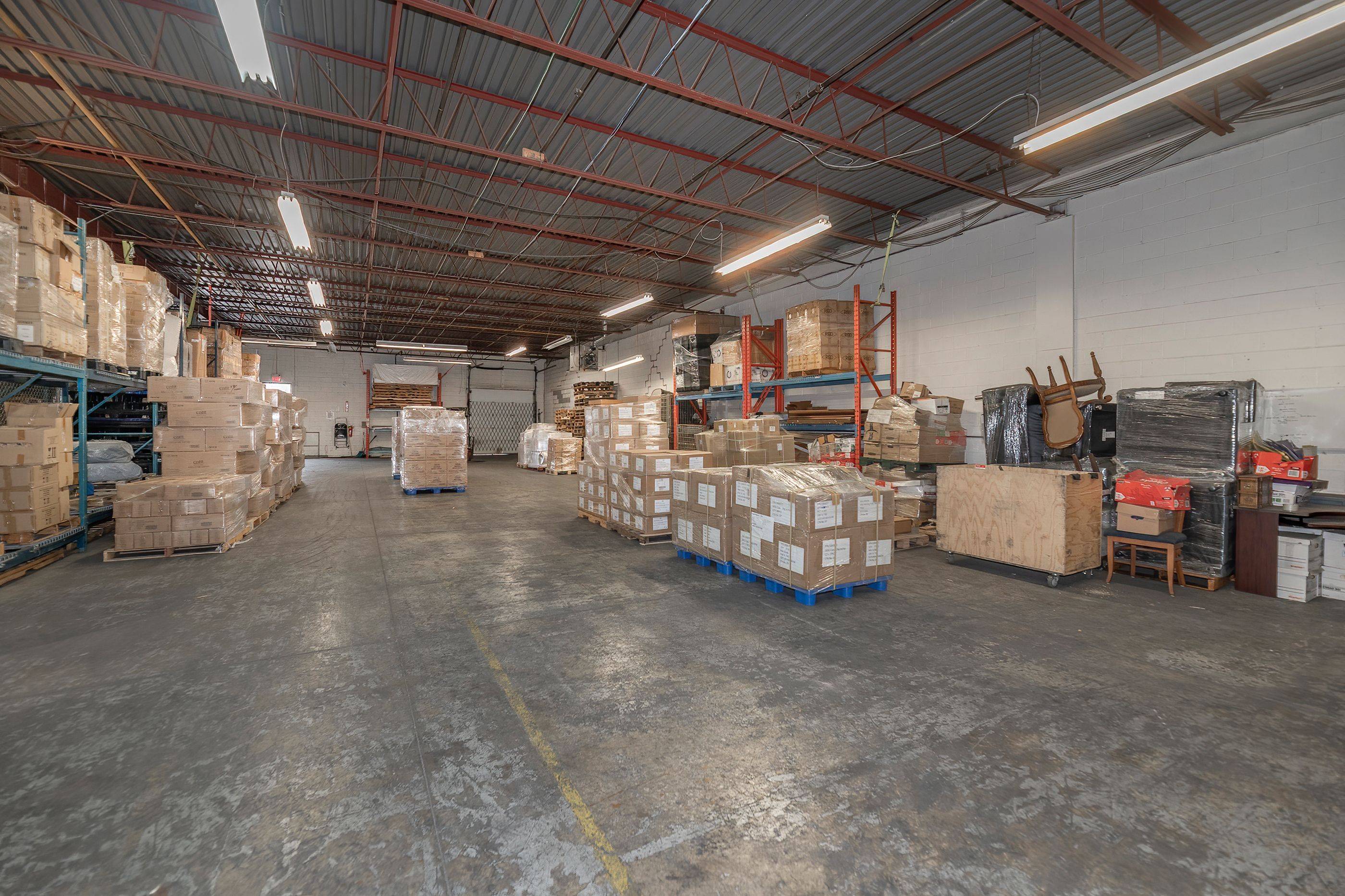 Mississauga, ON L4W 2W6,977 Pantera DR #6