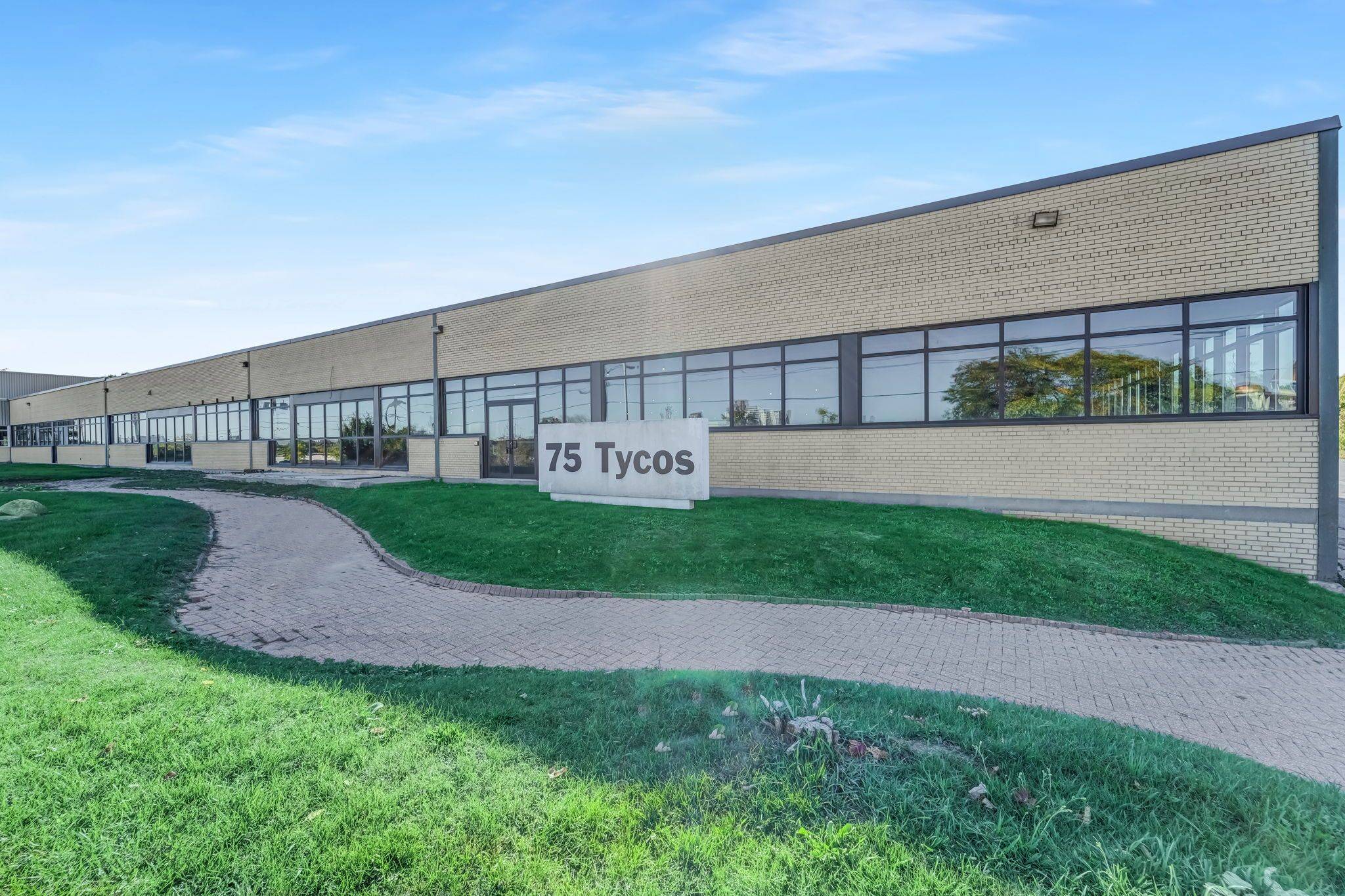 Toronto W04, ON M6B 1W3,75-77 Tycos DR