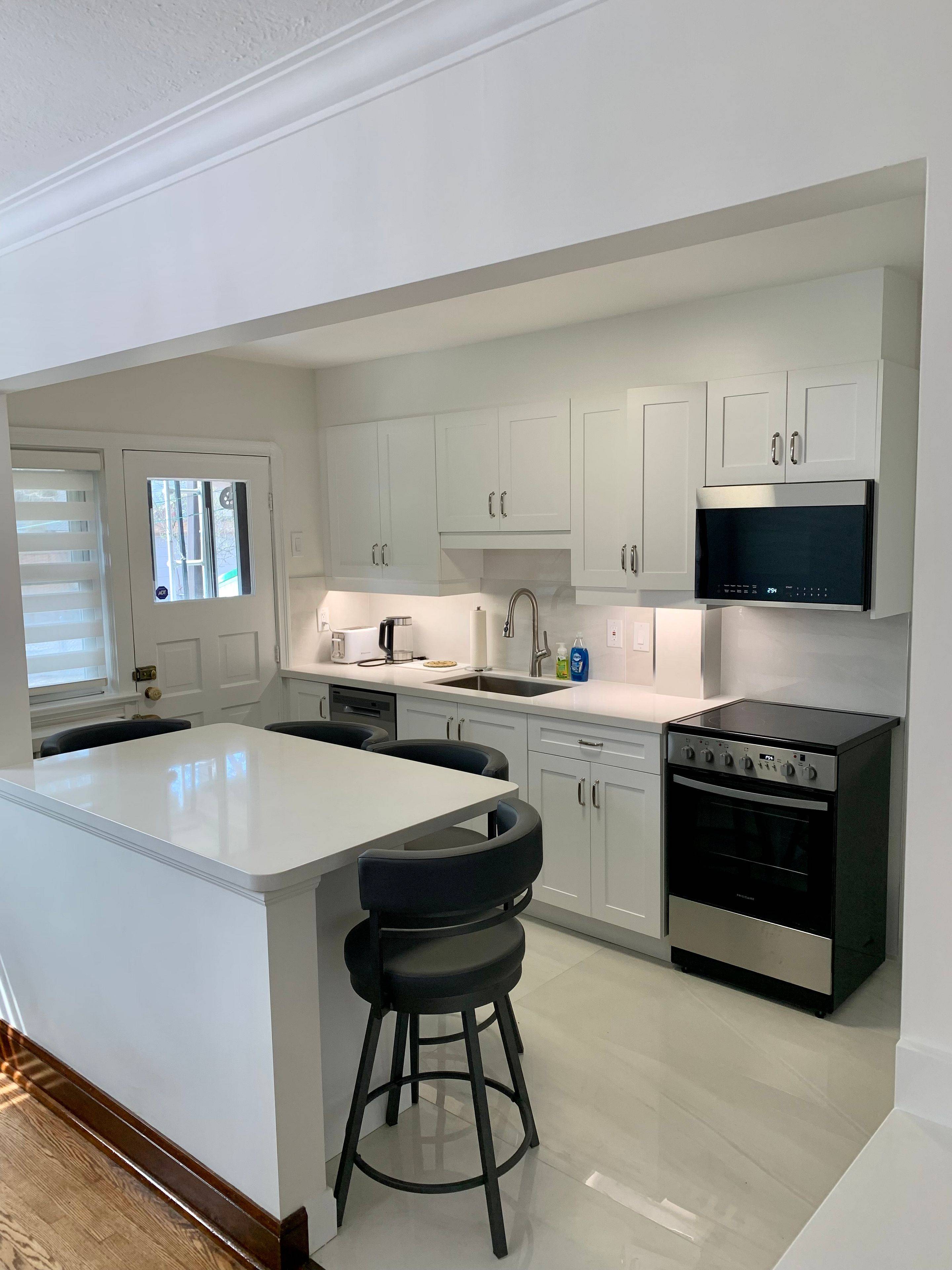 Toronto W02, ON M6S 3Z8,420 Jane ST