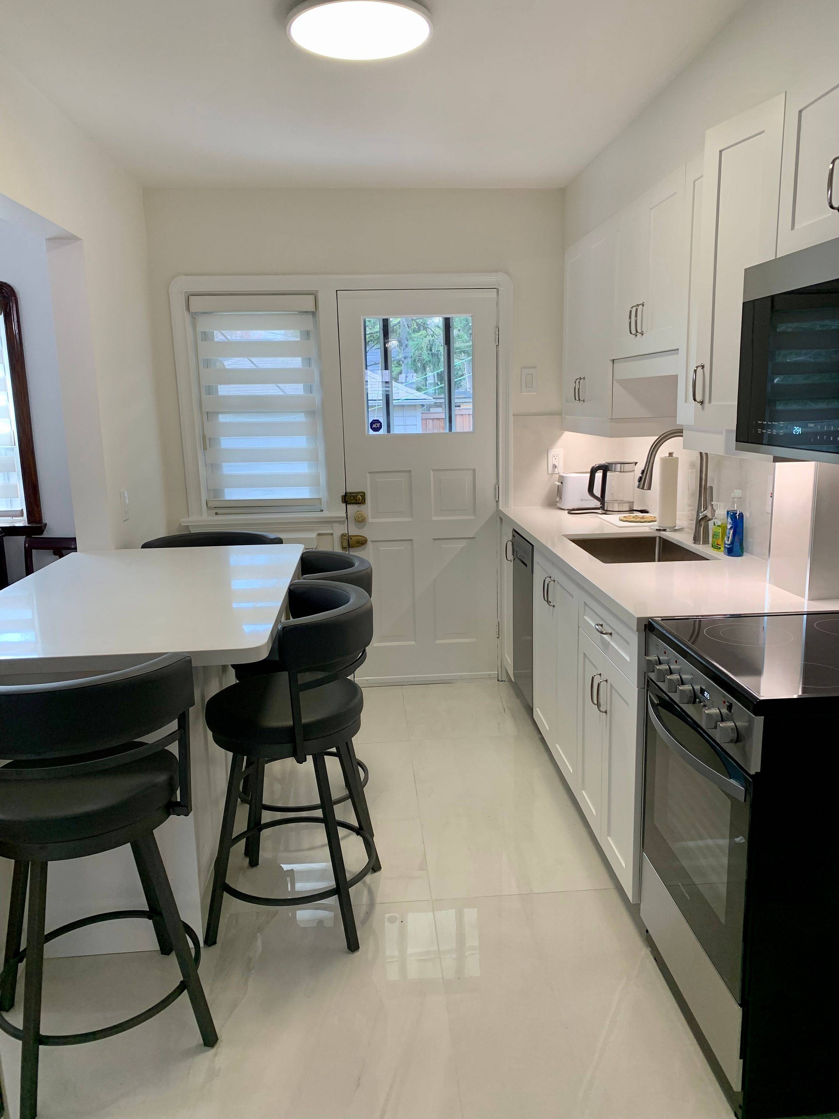 Toronto W02, ON M6S 3Z8,420 Jane ST