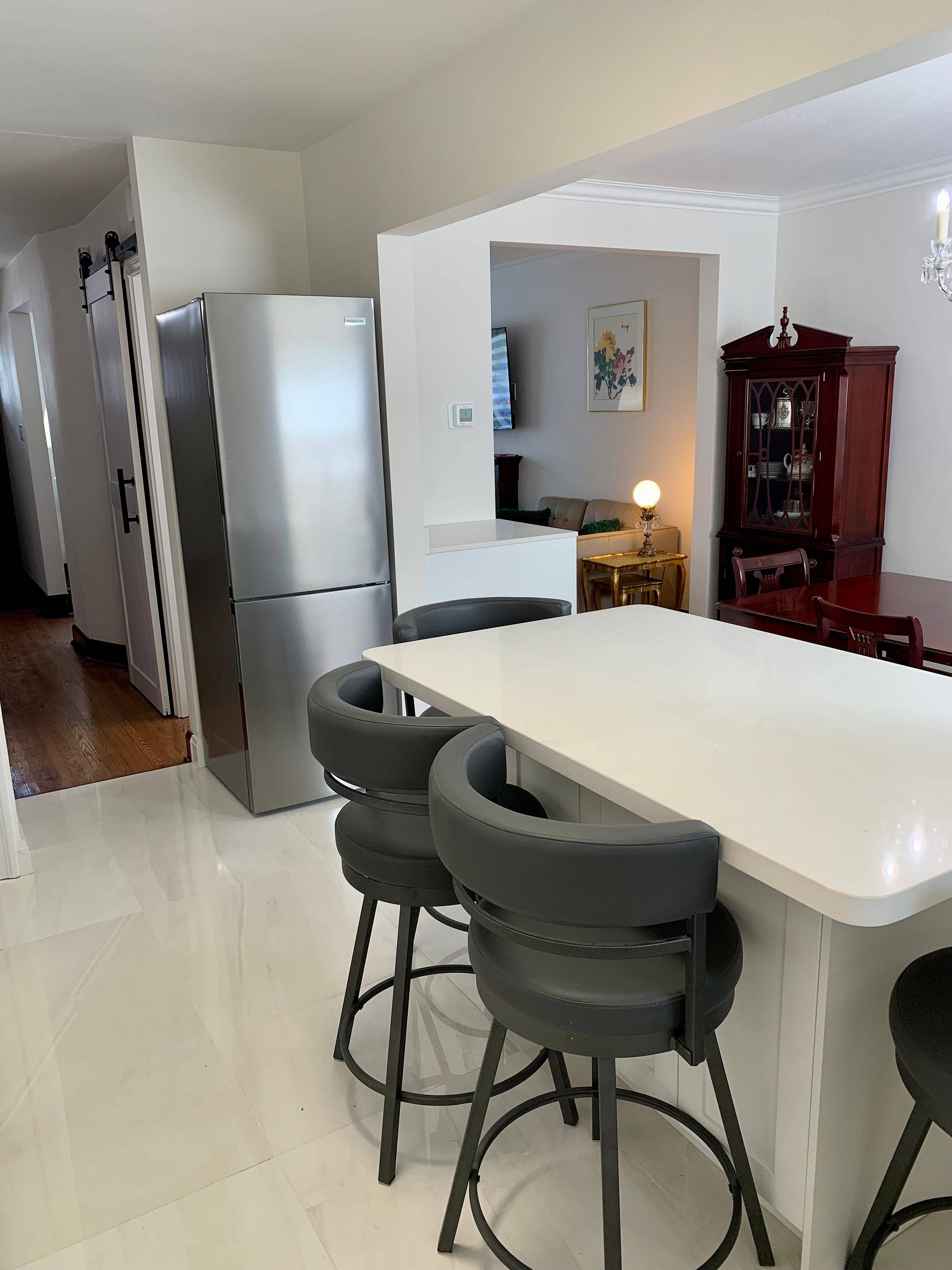 Toronto W02, ON M6S 3Z8,420 Jane ST