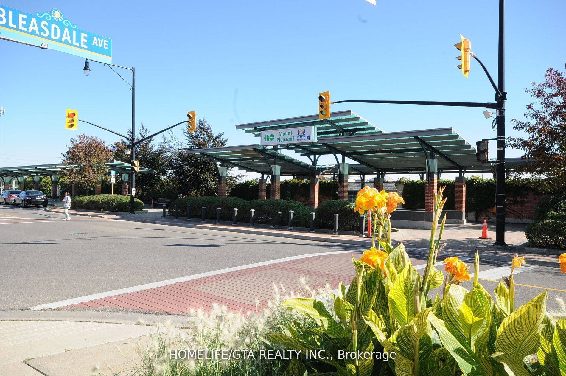 Brampton, ON L7A 0P8,56 Commuter DR