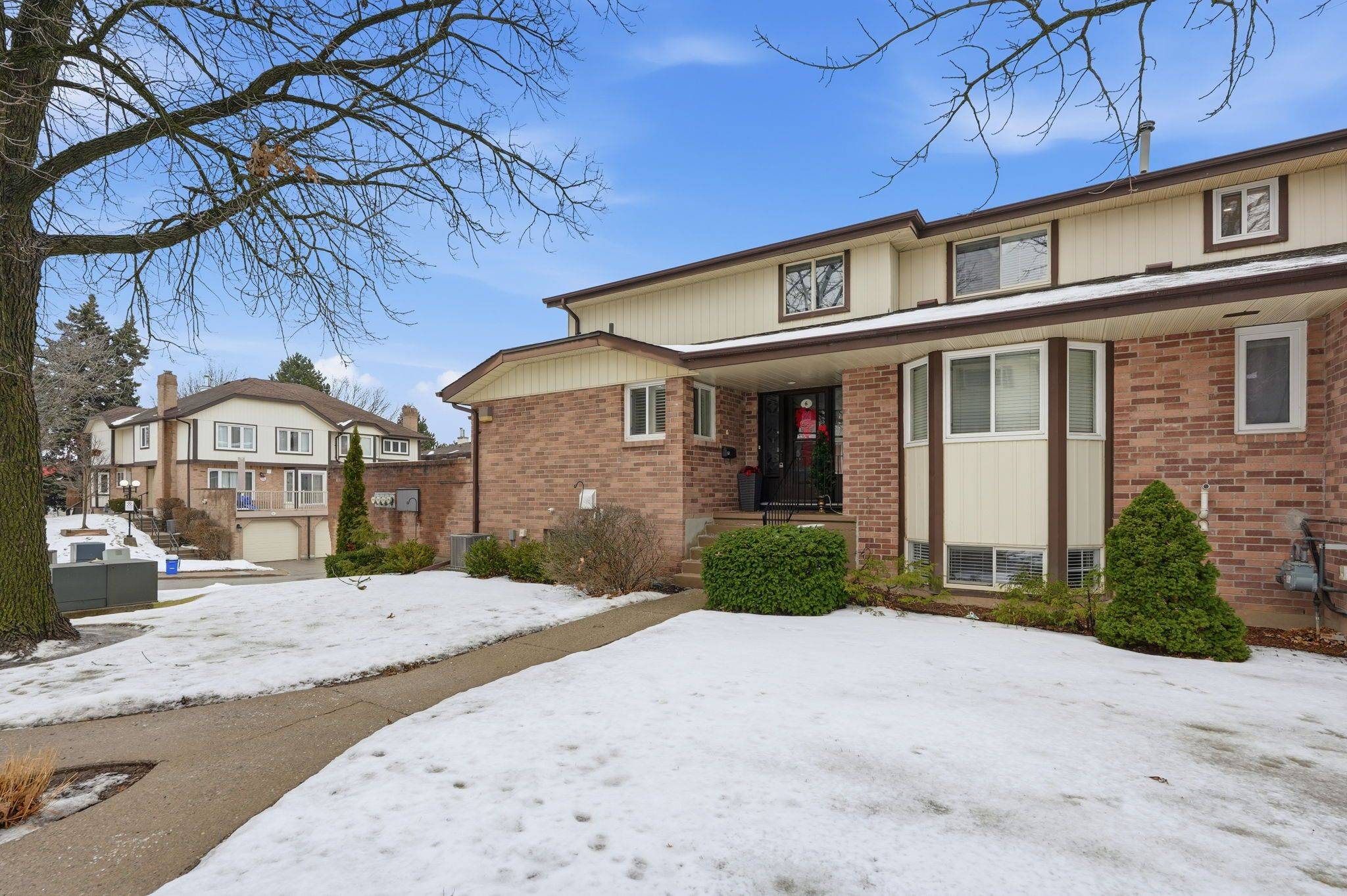 Burlington, ON L7P 4M5,1508 Upper Middle RD #6