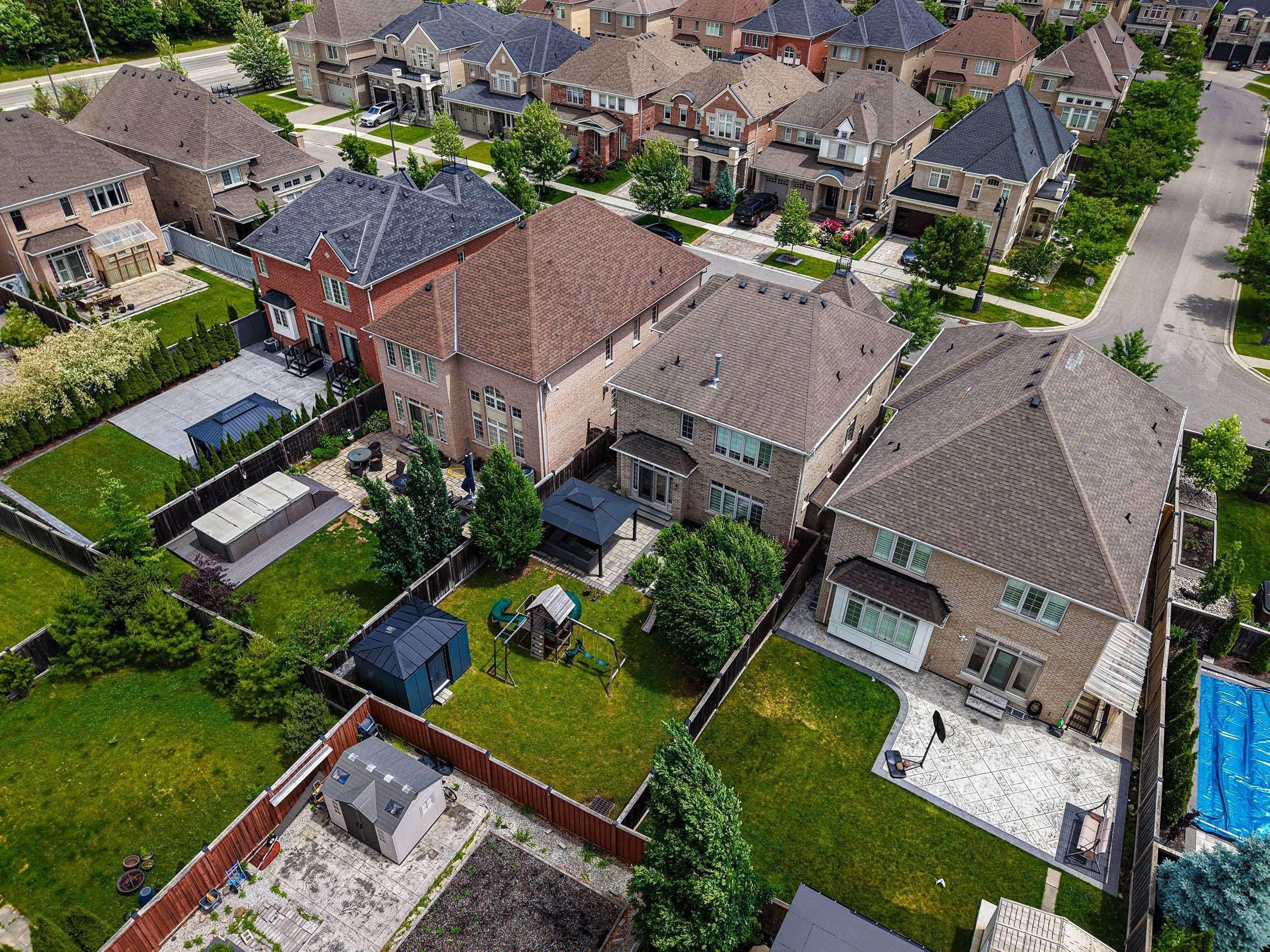 Brampton, ON L6Y 0S1,51 Legendary CIR