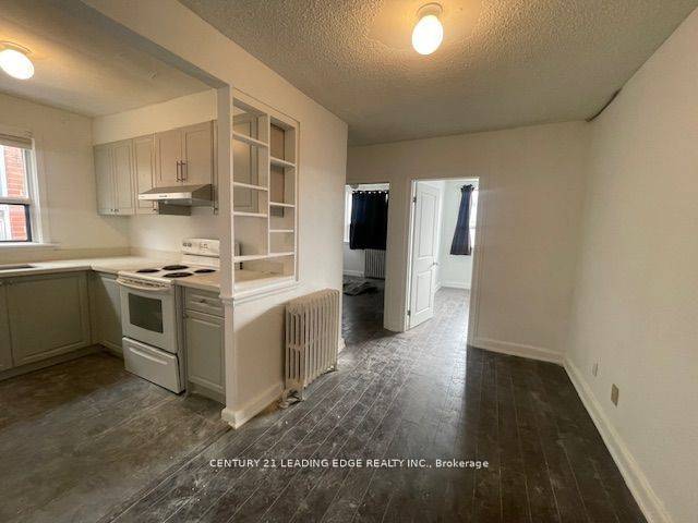 Toronto W04, ON M6E 2G8,1516 Eglinton AVE W #Apt 1