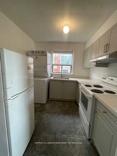 Toronto W04, ON M6E 2G8,1516 Eglinton AVE W #Apt 1