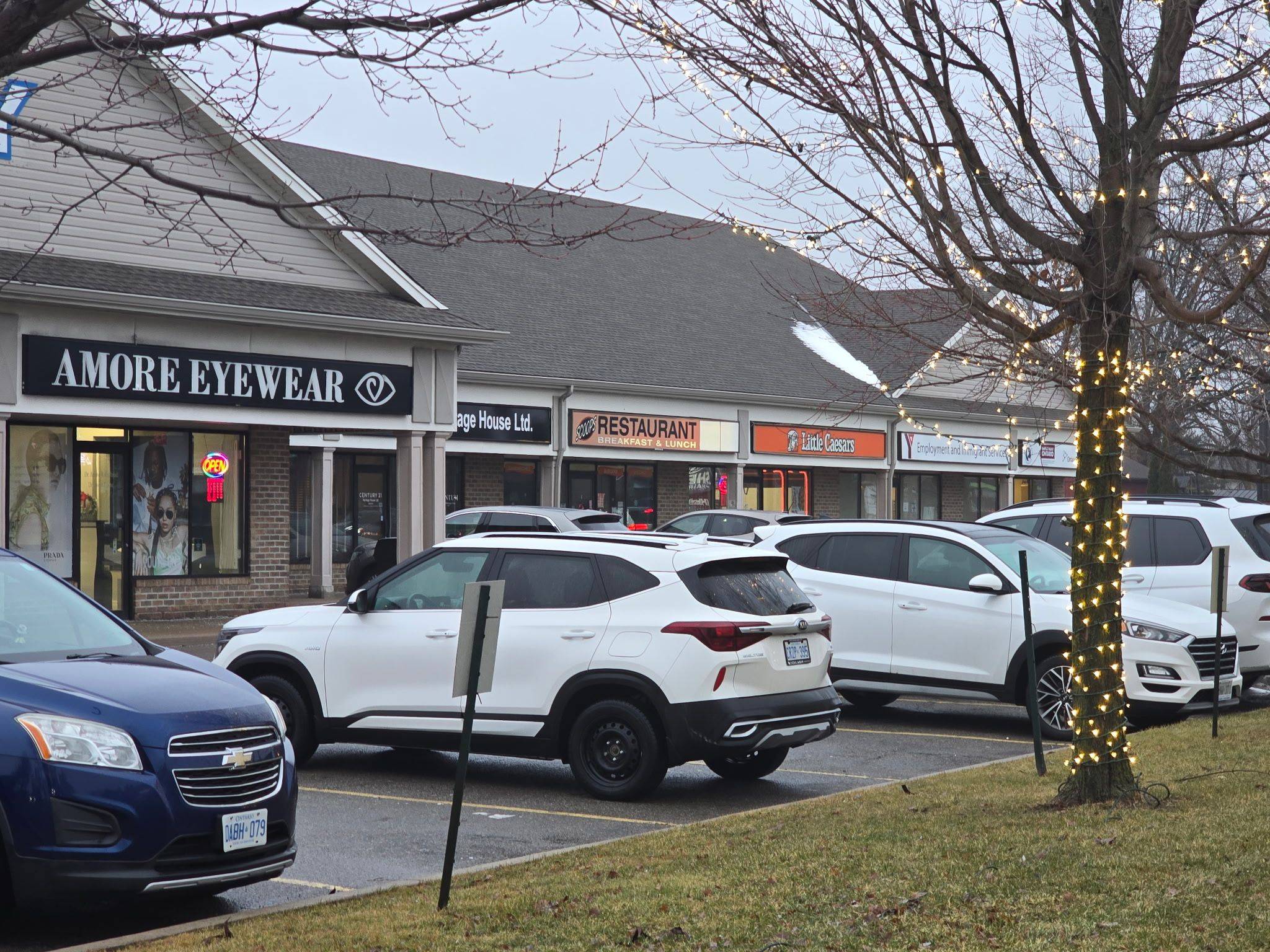 Niagara Falls, ON L2H 1H3,8123 LUNDY'S LN #10&11