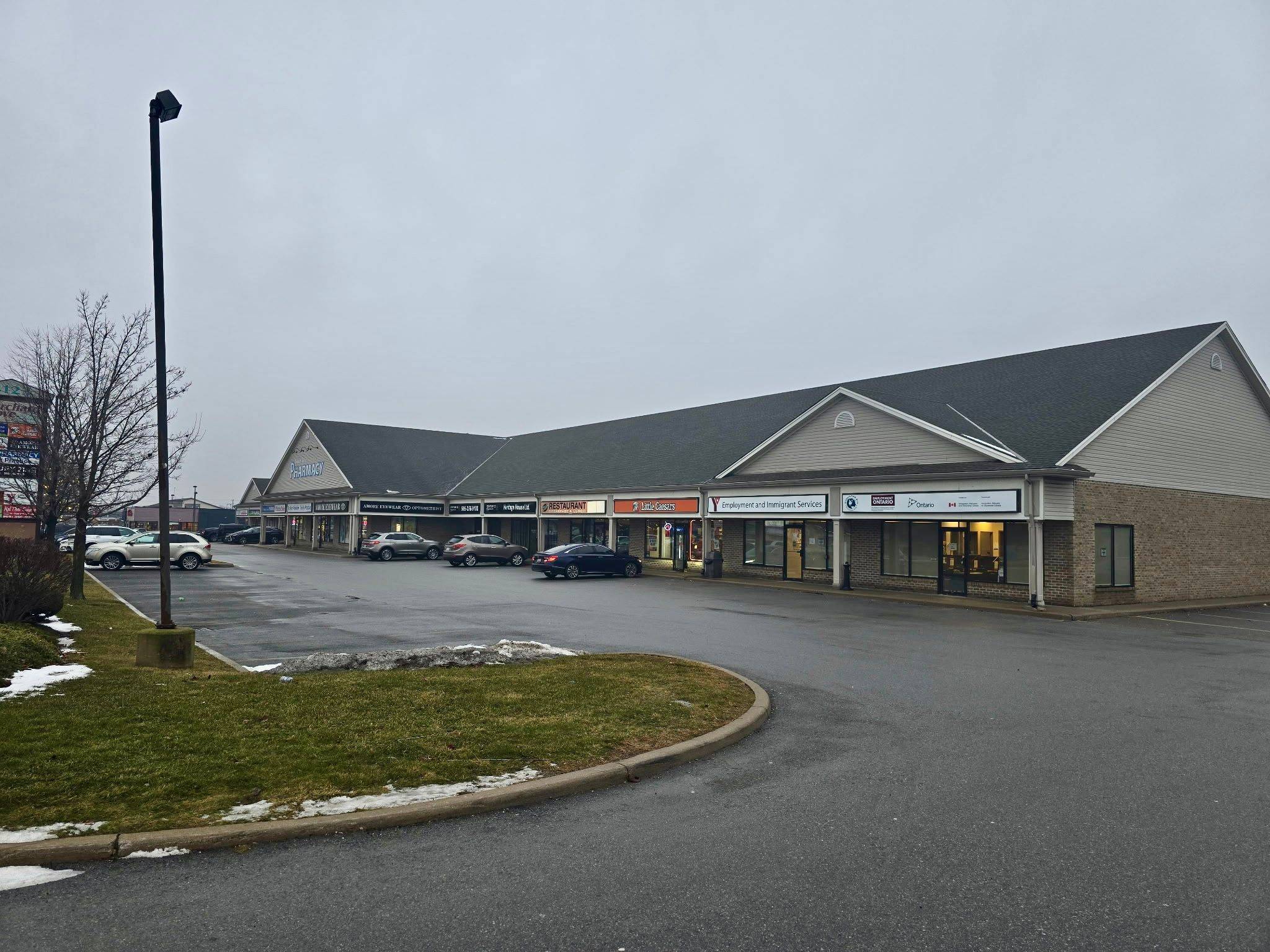 Niagara Falls, ON L2H 1H3,8123 LUNDY'S LN #10&11