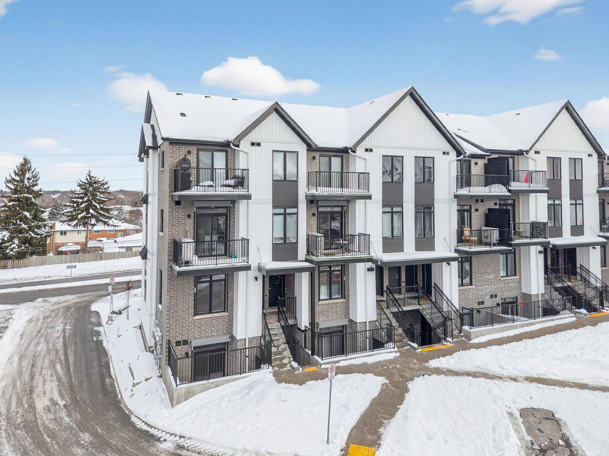 Cambridge, ON N1P 0B6,405 Myers RD #2