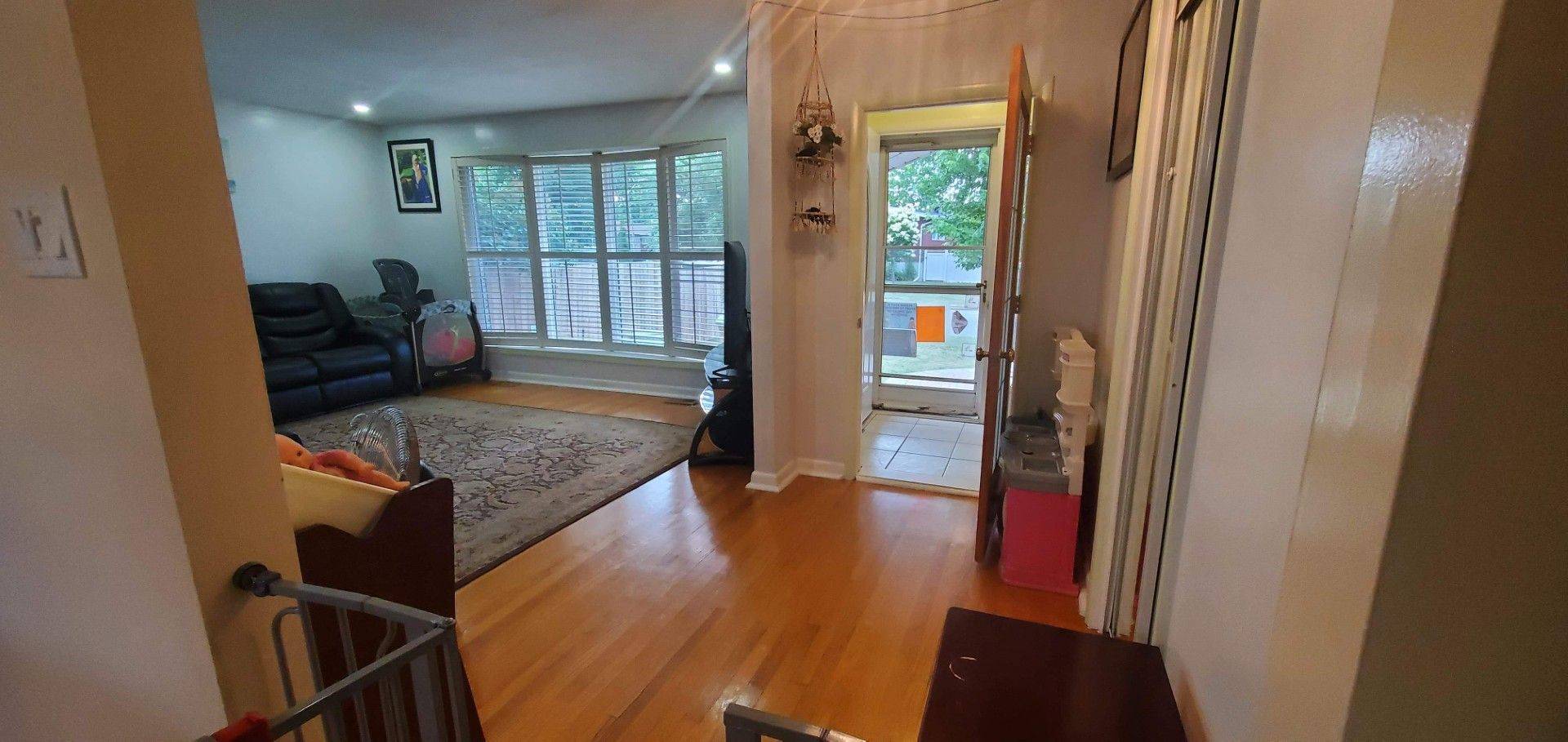 Cyrville - Carson Grove - Pineview, ON K1K 1G2,658 Dan AVE