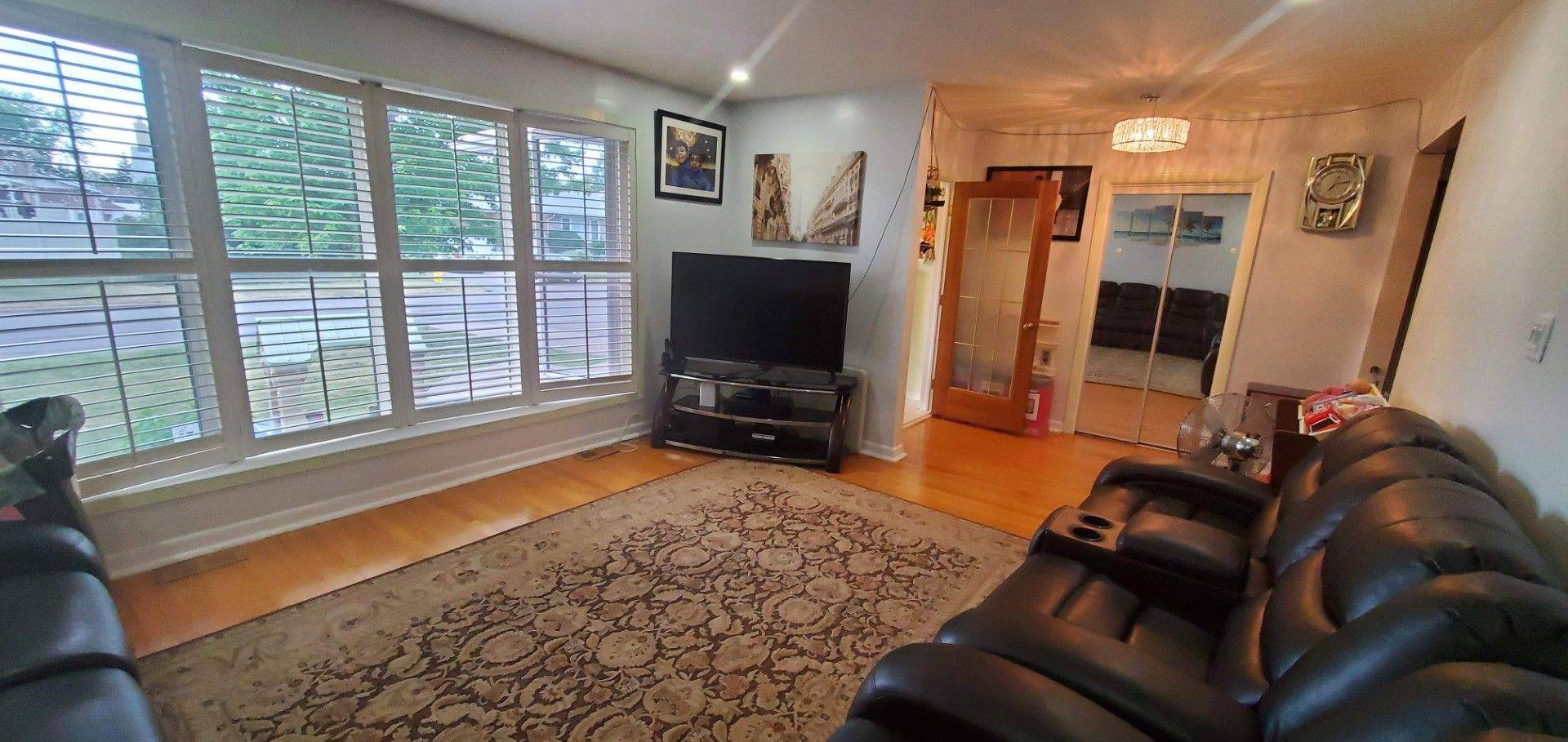 Cyrville - Carson Grove - Pineview, ON K1K 1G2,658 Dan AVE