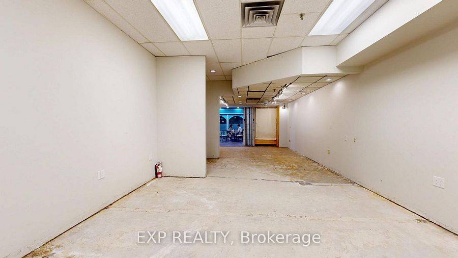 London North, ON N6H 1S9,301 OXFORD ST W #12