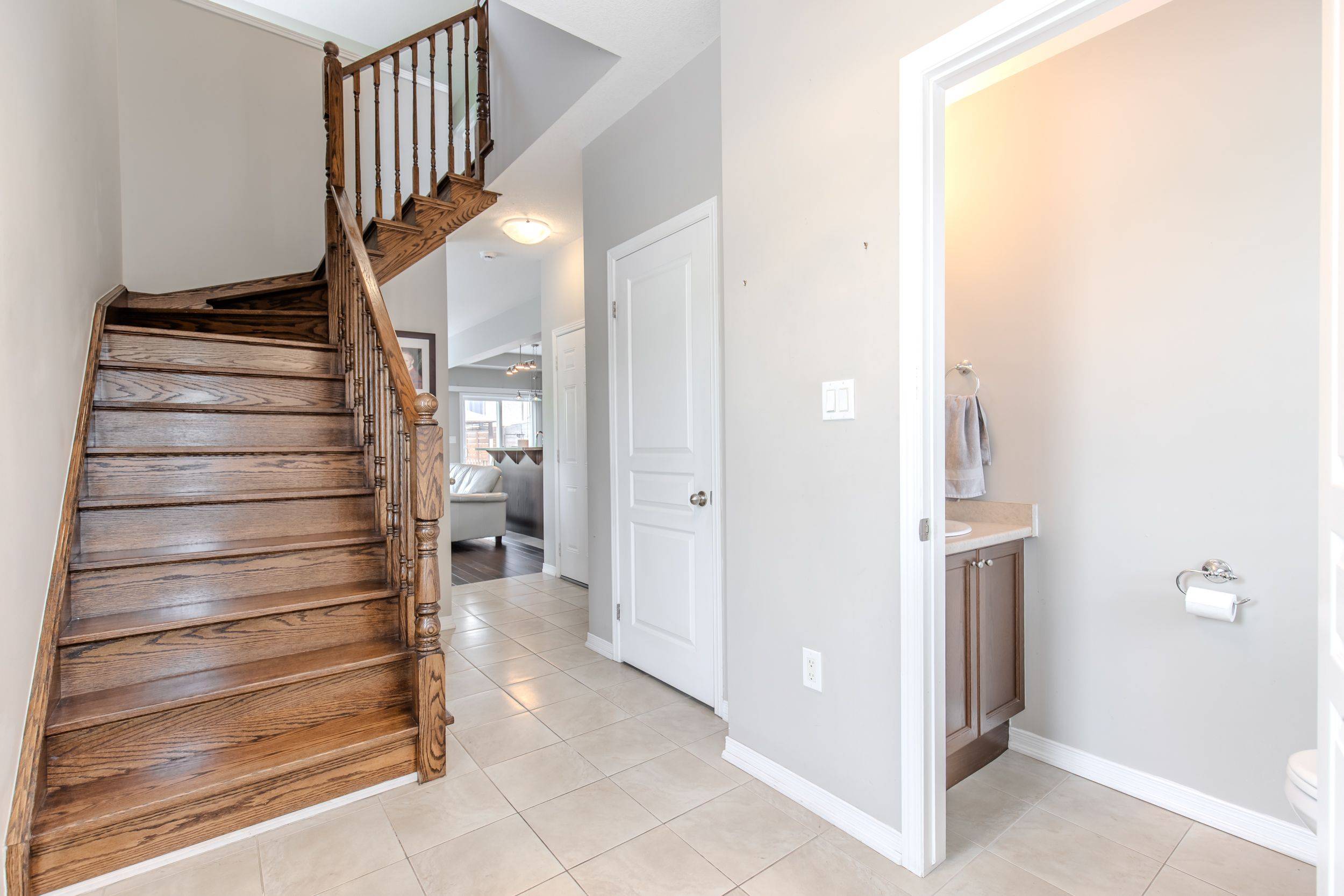 Hamilton, ON L8E 0H2,170 Palacebeach TRL #41