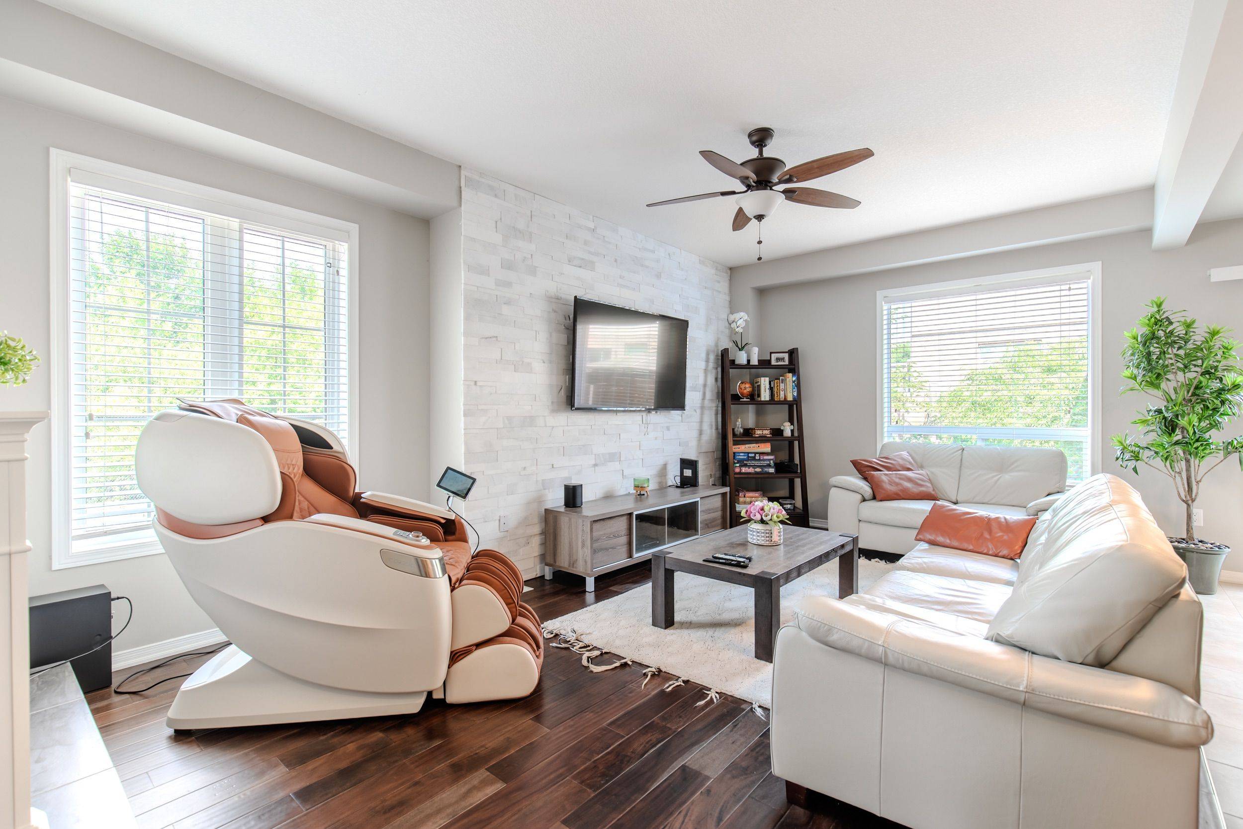 Hamilton, ON L8E 0H2,170 Palacebeach TRL #41