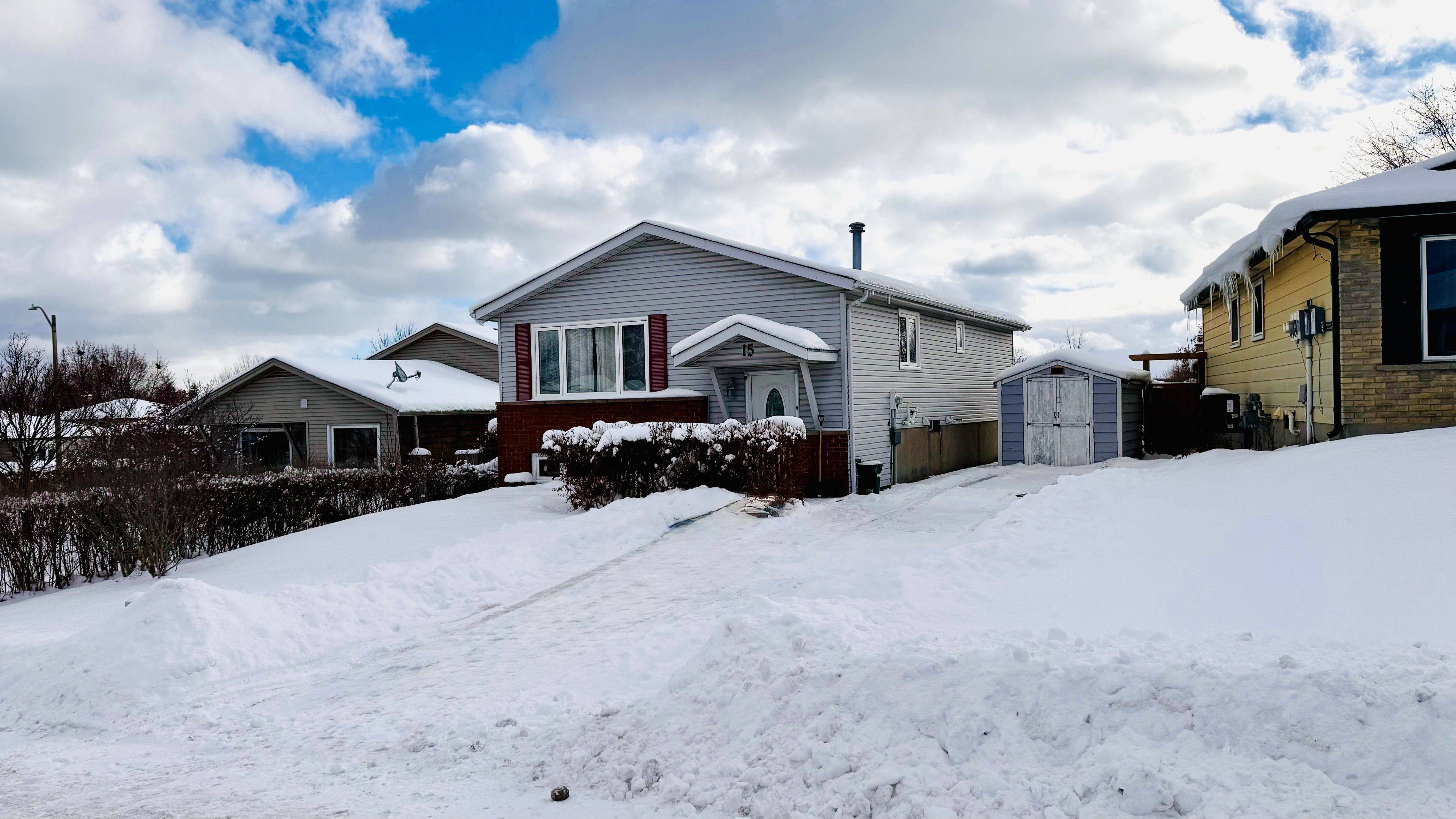 Kitchener, ON N2P 1N1,15 Cluthe CRES