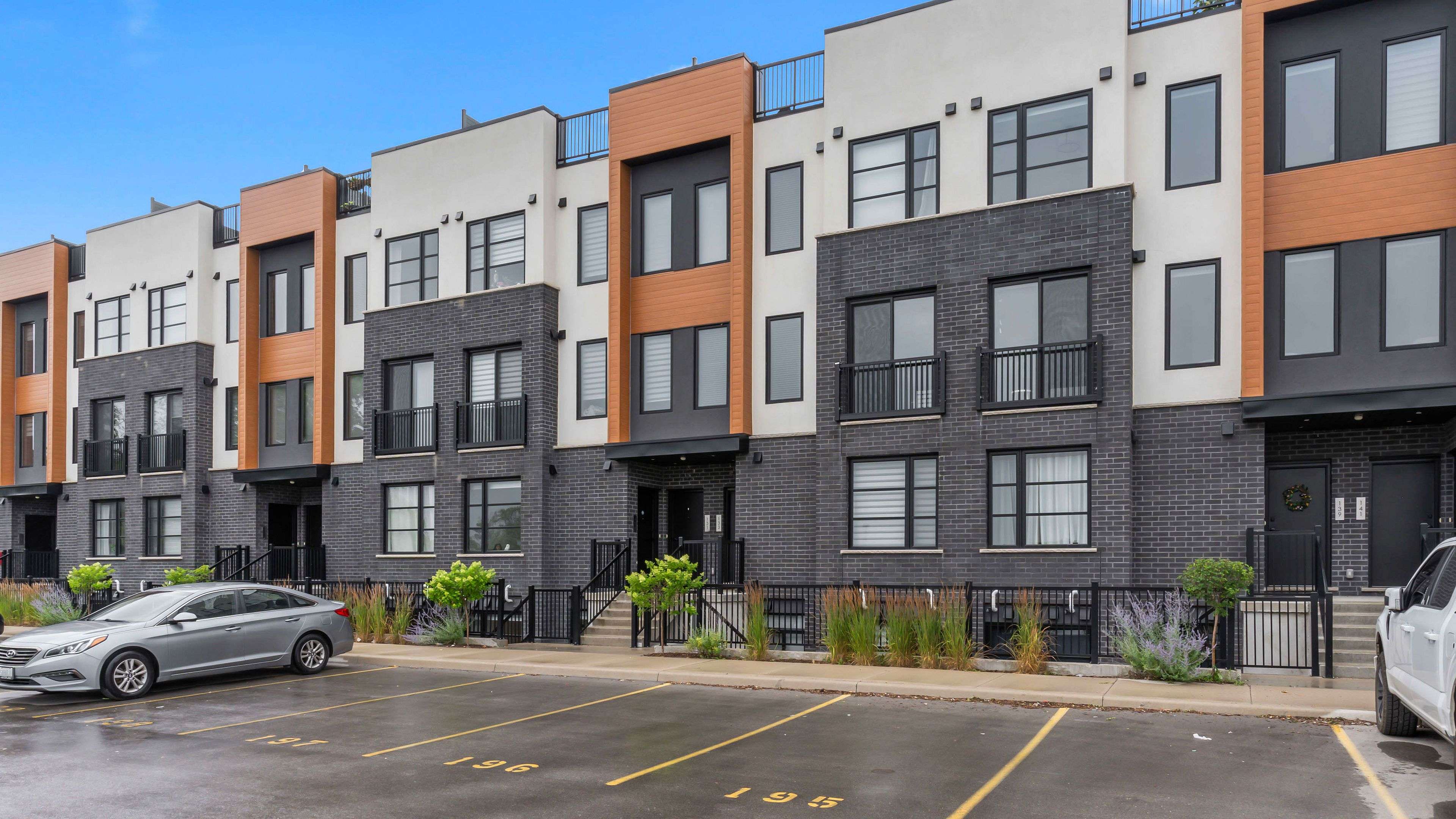 London South, ON N6P 0H9,3900 Savoy ST #129