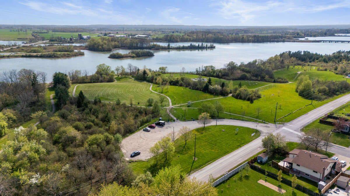 Thorold, ON L2V 0J9,115 Ivy CRES