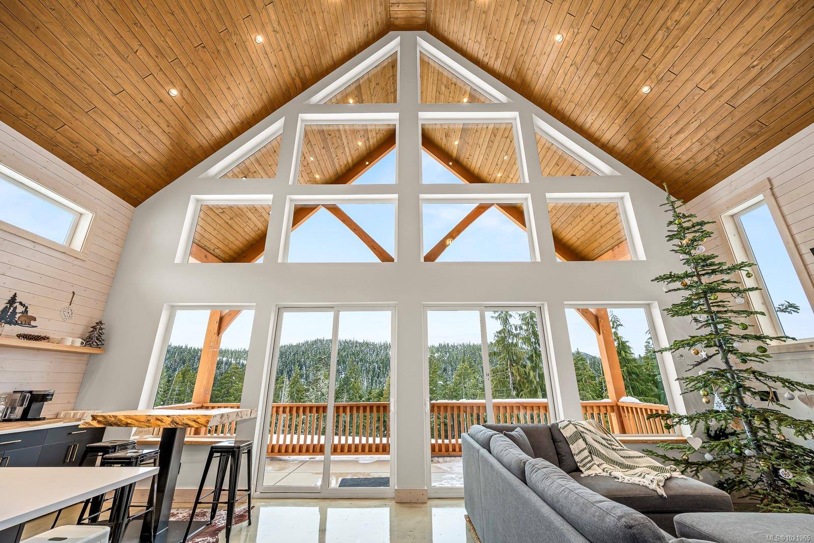 Courtenay, BC V9J 1L0,455 ARROWSMITH Ridge