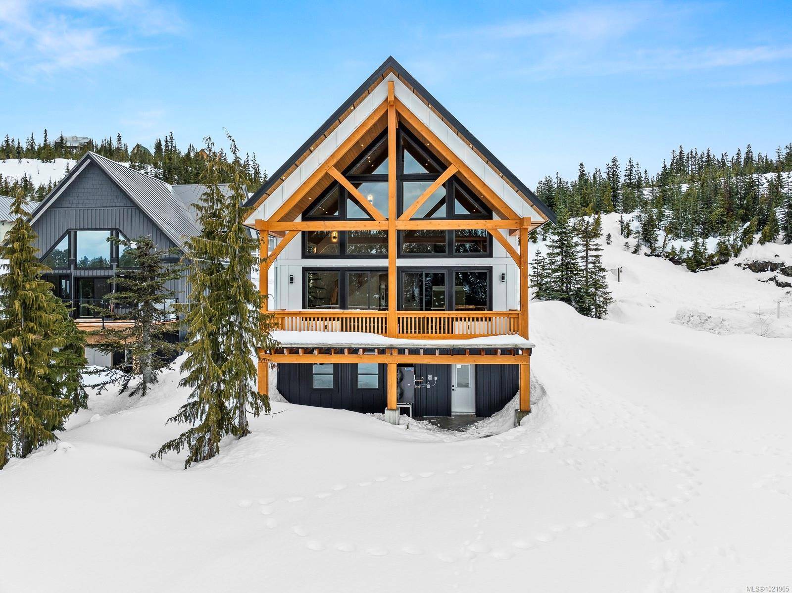 Courtenay, BC V9J 1L0,455 ARROWSMITH Ridge